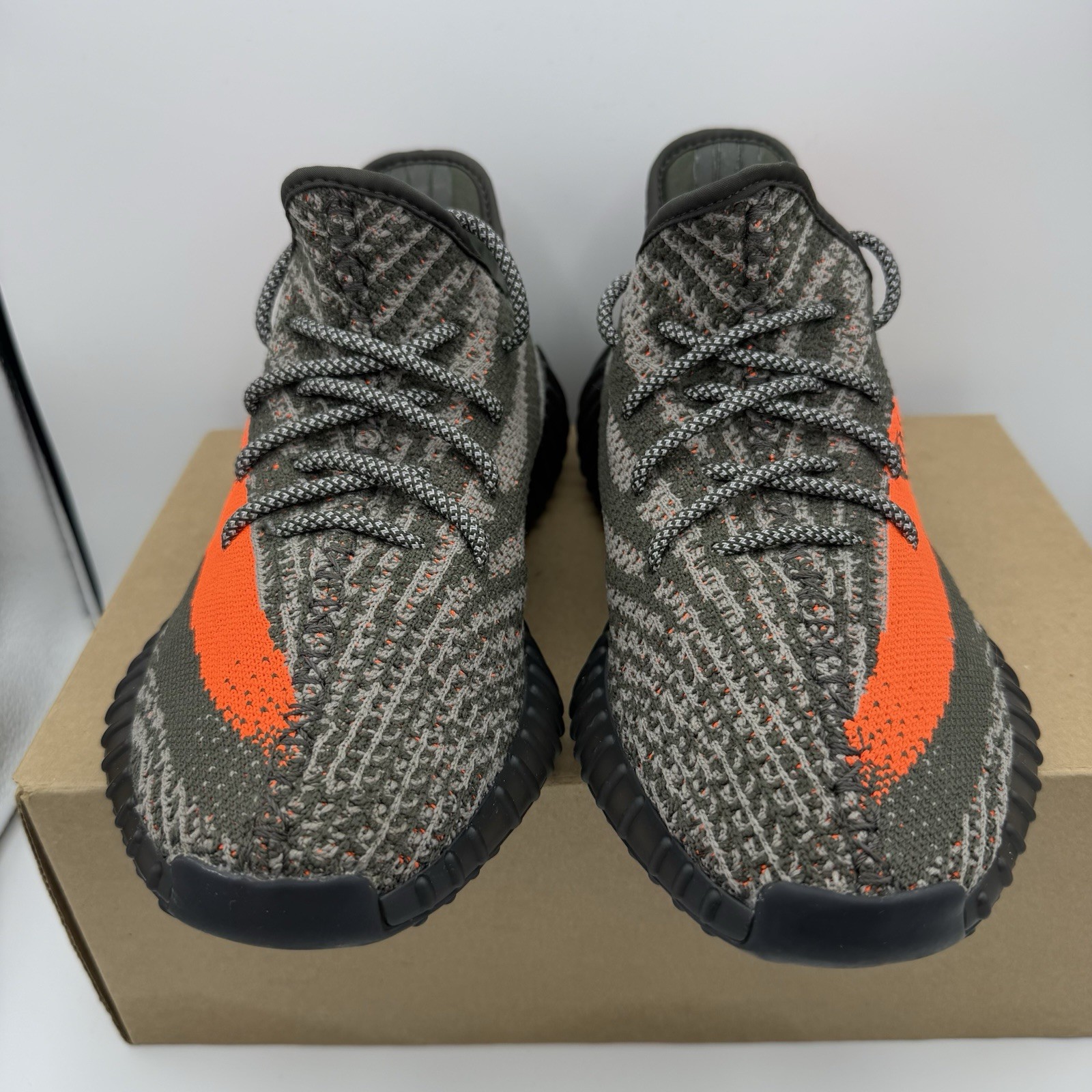 adidas Yeezy Boost 350 V2 Carbon Beluga active HQ7045 Size 8.5