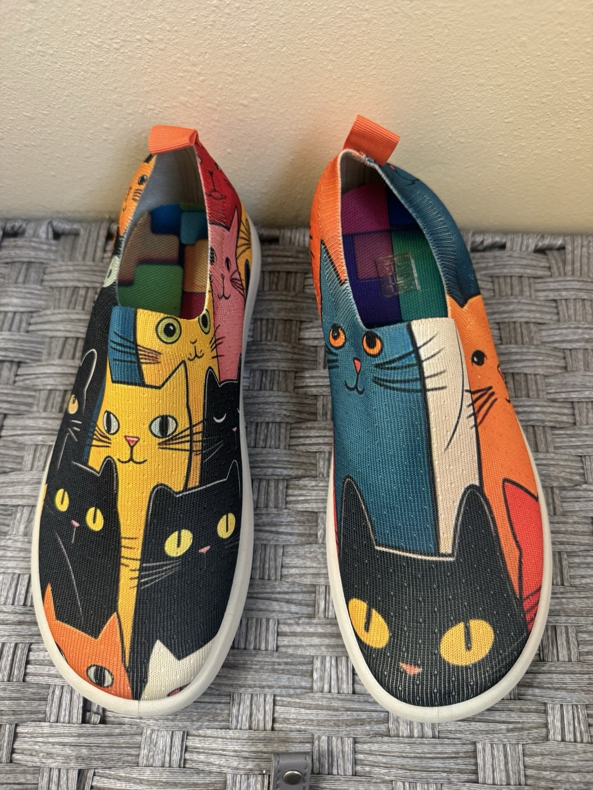 Slip-On Sneakers for Women Size 9-10 /Casual Lightweight Cat Pattern /Fabric