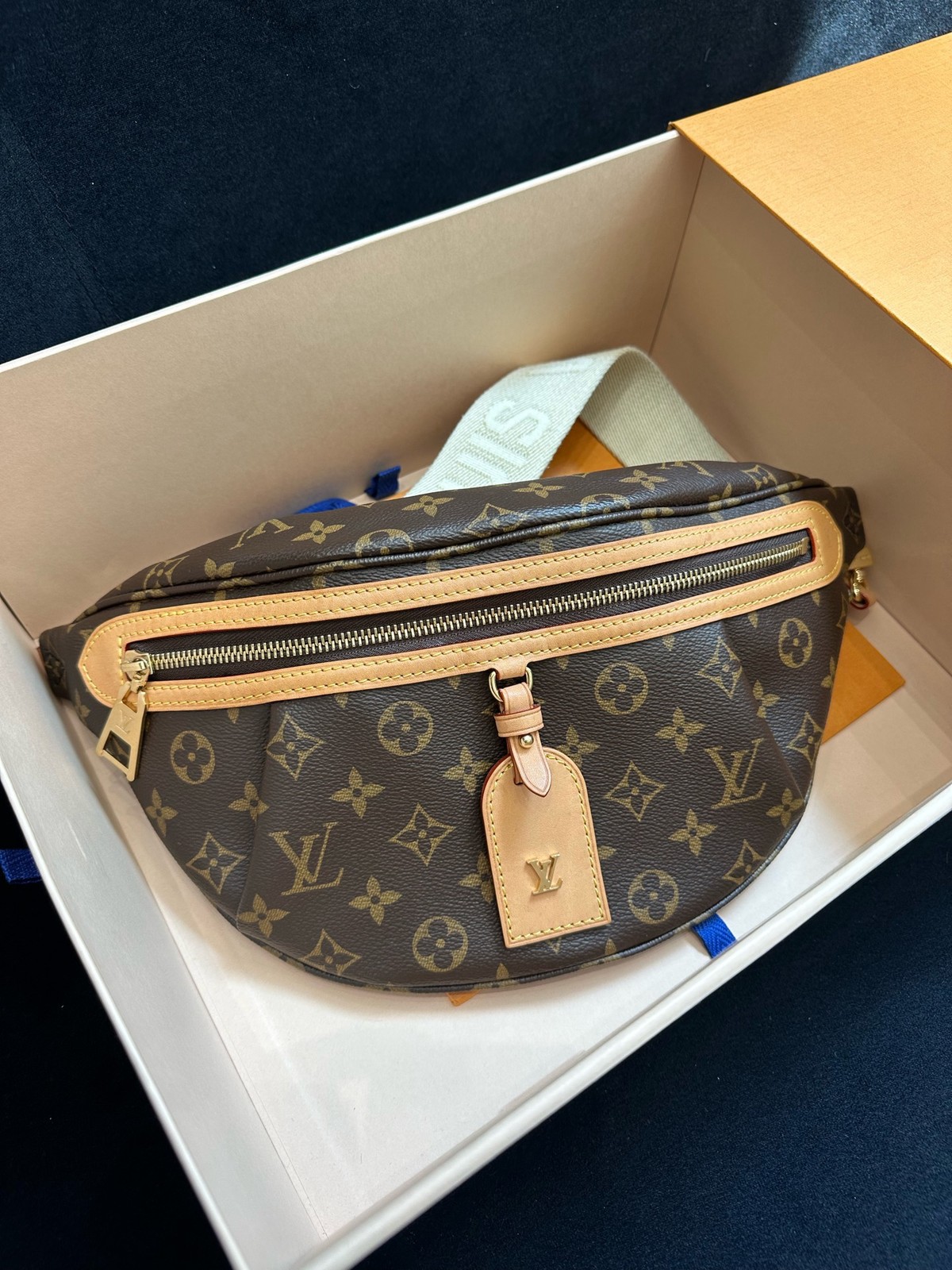 Louis Vuitton High Rise Bumbag in Brown Monogram Coated Canvas Auth(36*16*8)cm