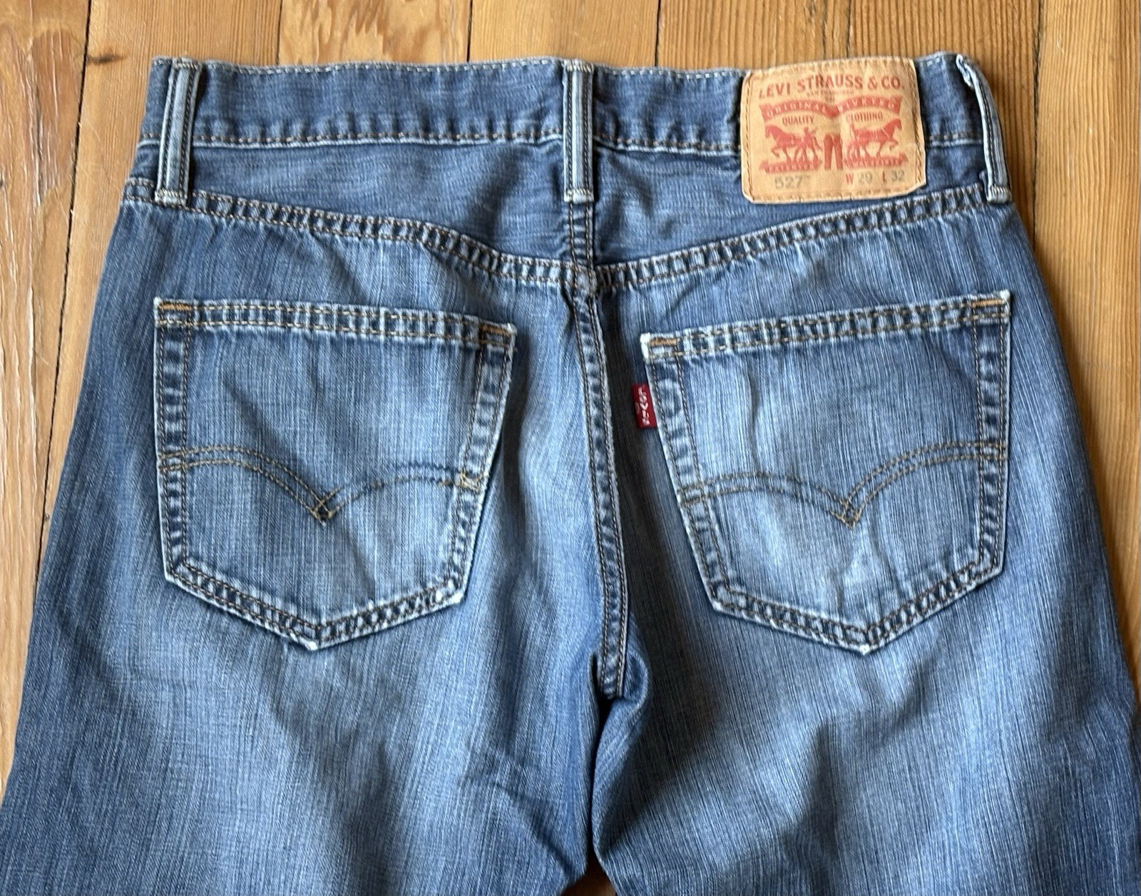 Levi’s 527 Slim Boot Cut Jeans Dark Wash Non Stretch 29×32, Measures 30×32