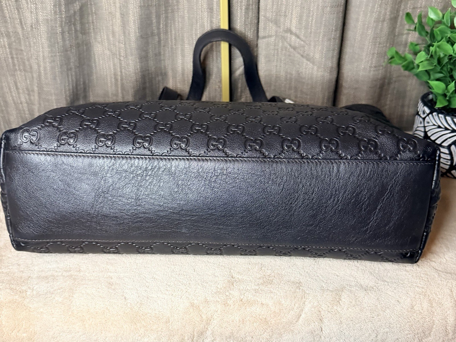 Gucci GG Supreme Monogram Black Shopping Tote Purse Bag Leather MINT