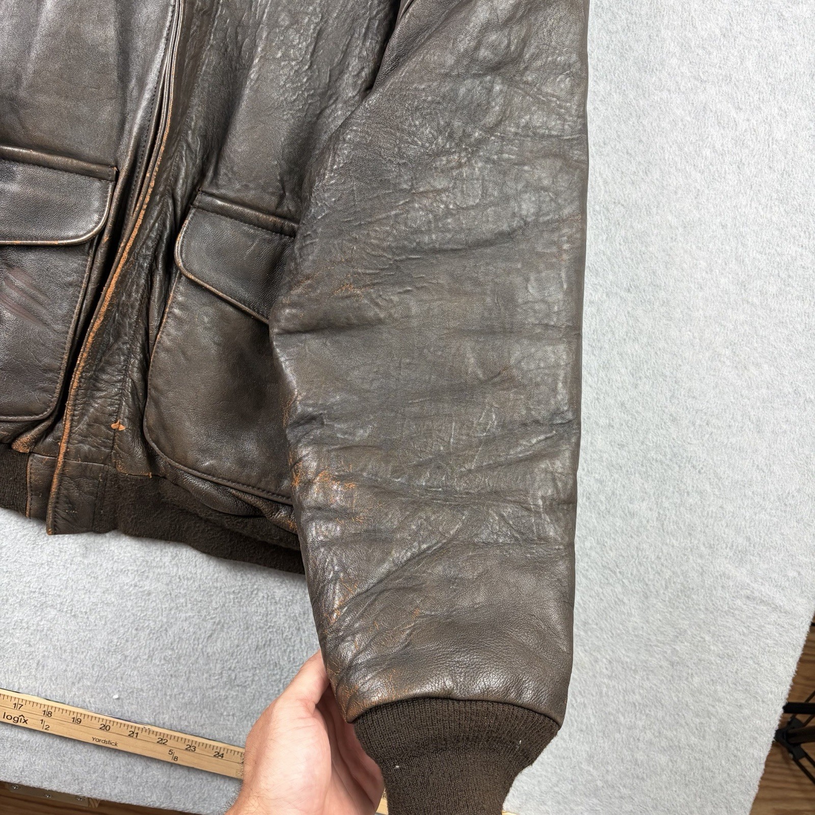 Vintage Avirex A2 Jacket Mens Large Brown Leather Flight Bomber USAF Pinup Flag
