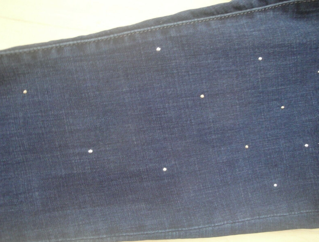 Levis Classic Mid Rise Skinny Jeans with Studs Size 8,10,14,16 (585750172)