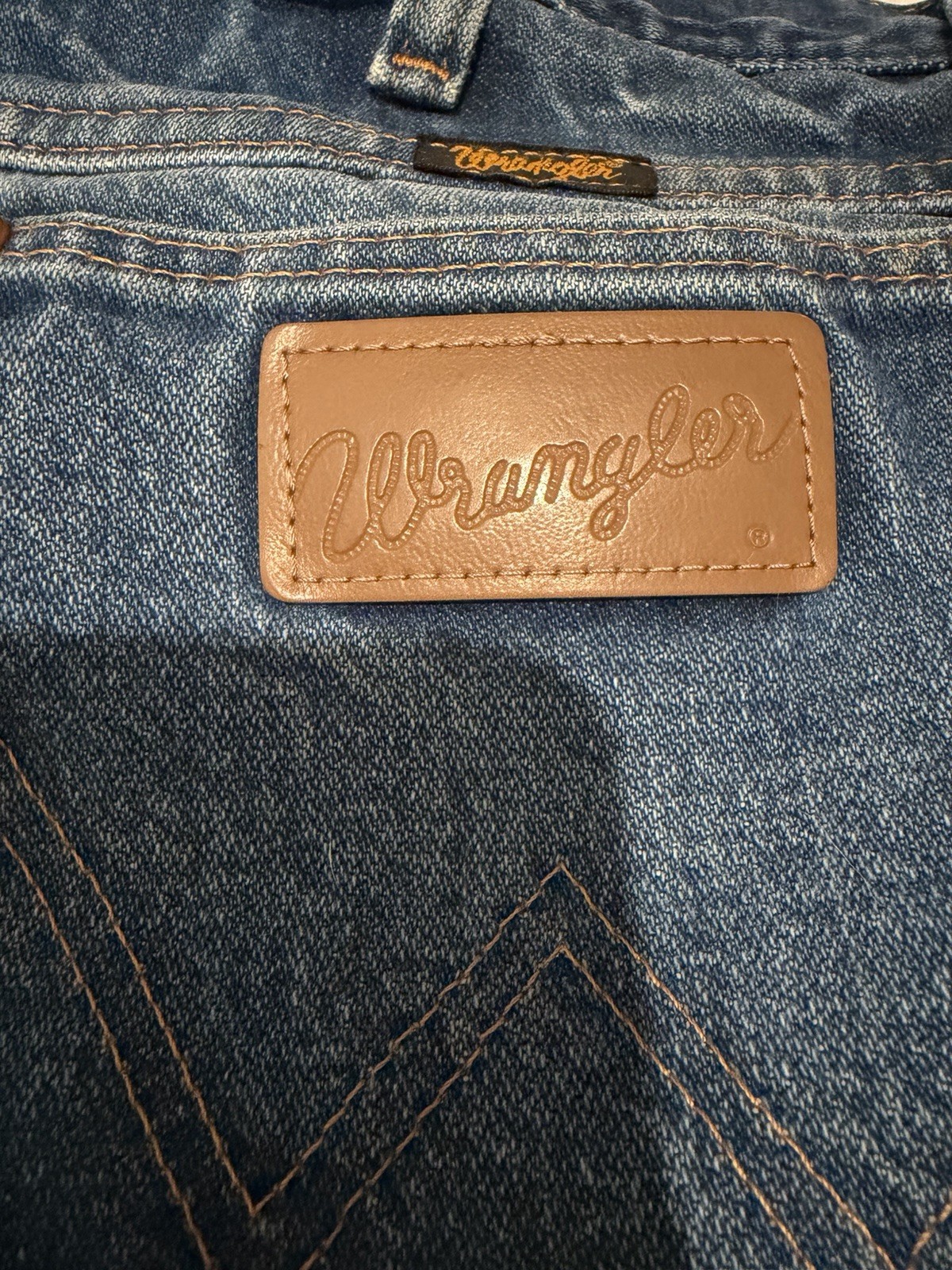 Wrangler Vintage Cowboy Cut Men’s Blue Denim Jeans Straight Regular Fit Mid Rise