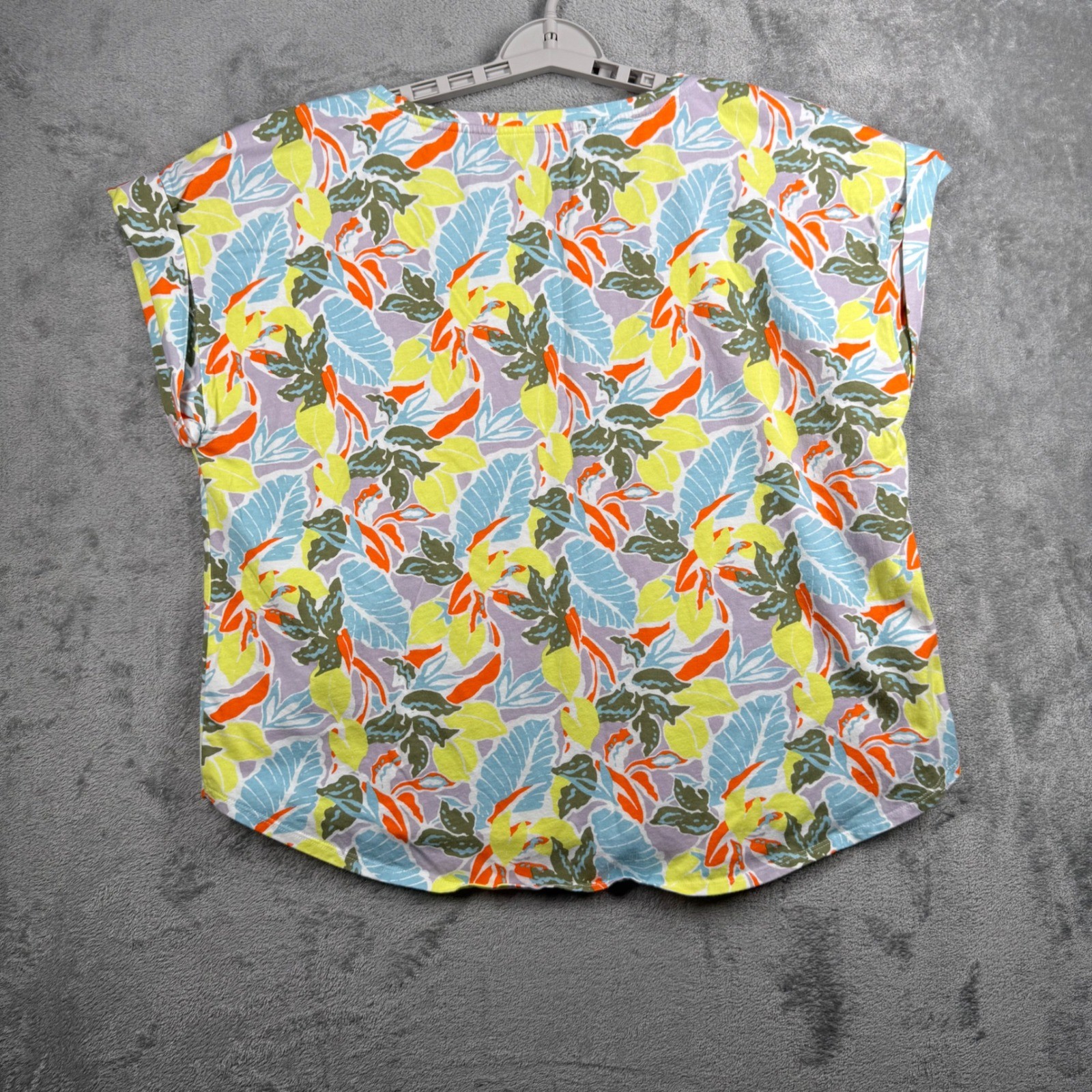 LL Bean Signature Tee XL Tropical Leaf Print Shirt Top Colorful Spring Summer