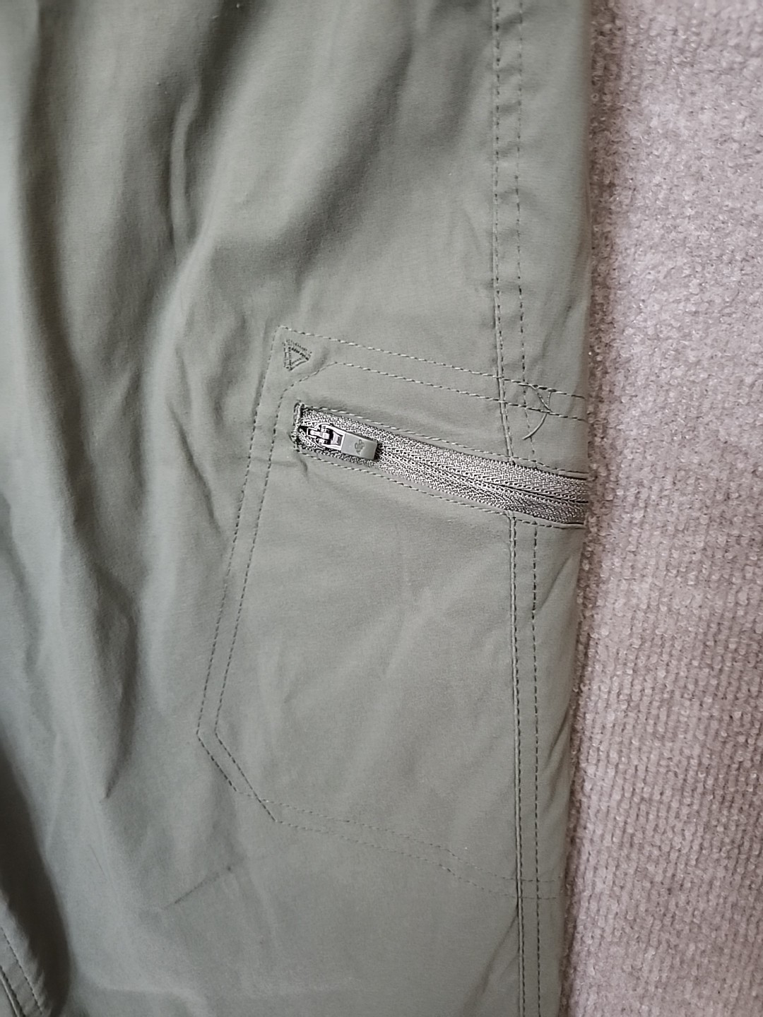 Eddie Bauer Rainier Capri Pants Womens 8 Green Nylon Stretch Hiking UPF 50+