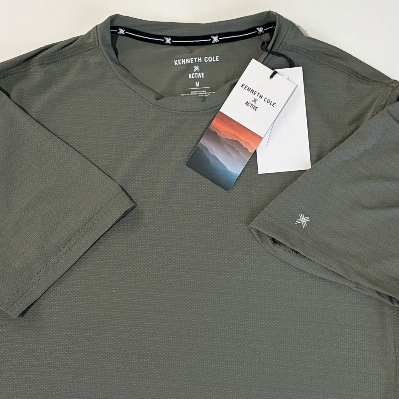 Kenneth Cole Mens Active Tech SS Shirt Medium Green Stretch UPF 50+ Wicking