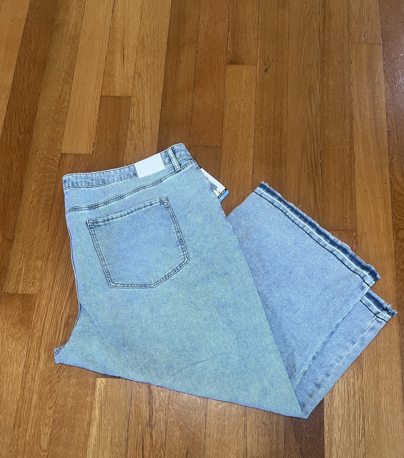 Edited by Remi Bader Jeans Womens 28W Light Wash Wide Leg Crop Raw Hem ERW1008C