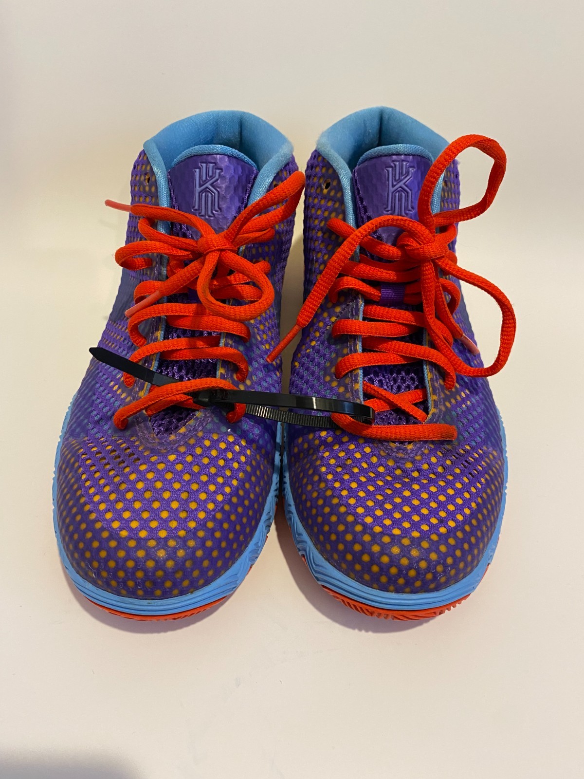 (Size 5y) Nike Kyrie 1 GS Basketball Shoes FREE SHIPPING