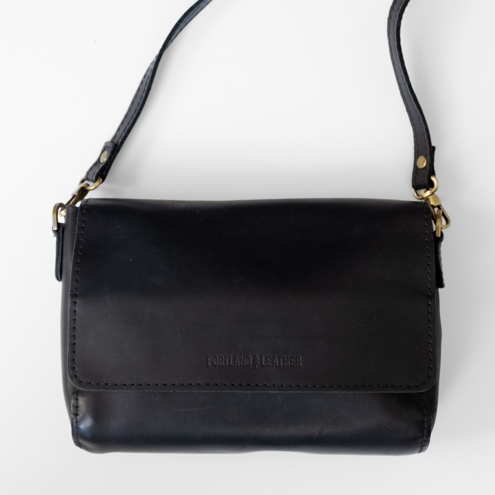 Portland Leather Goods Metro Crossbody Bag Medium in Black EUC