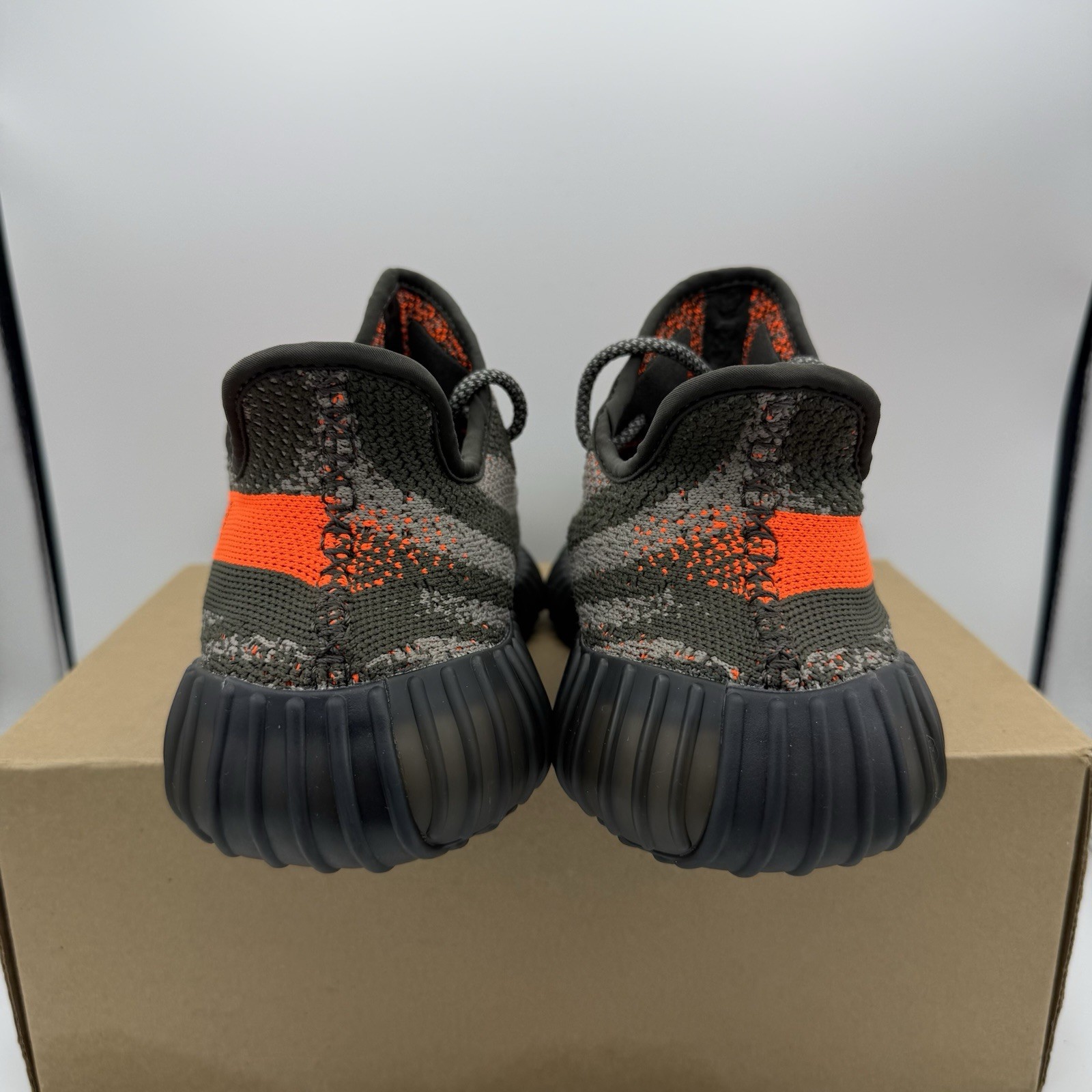 adidas Yeezy Boost 350 V2 Carbon Beluga active HQ7045 Size 8.5