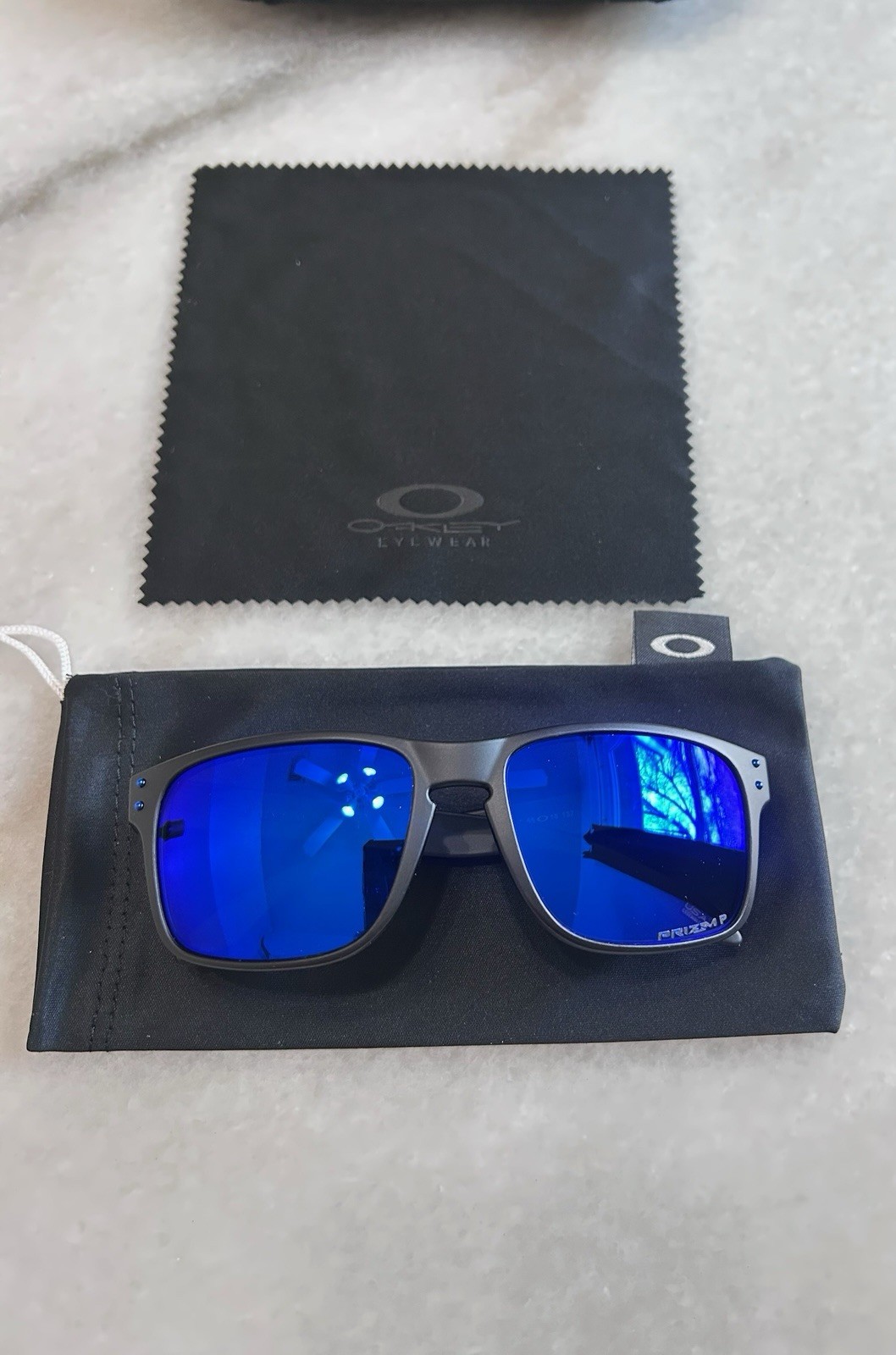 Oakley Holbrook Polarized Sunglasses Blue Lens Matte Black Frame OO9102