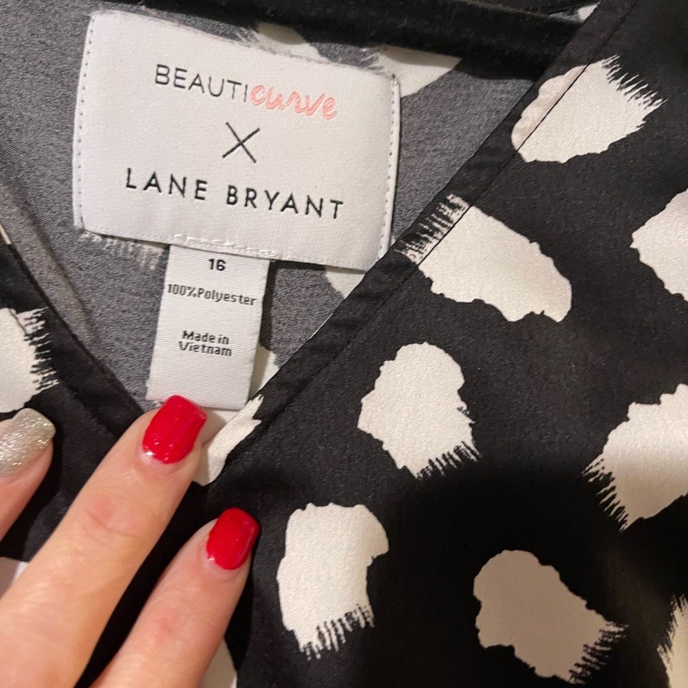Lane Bryant – Beautiful Curve X – Black & White Top Size – 16