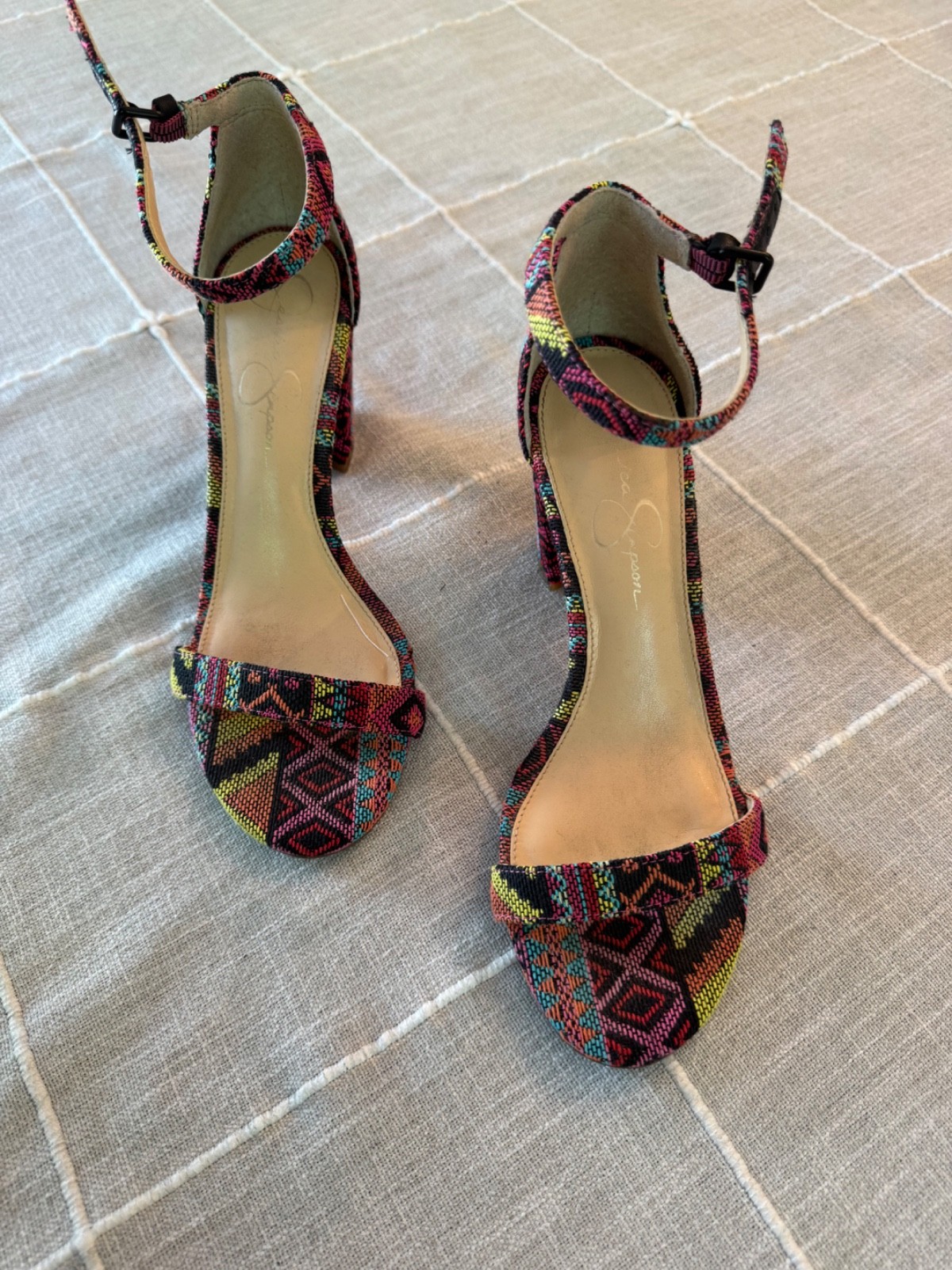 Jessica Simpson Monroe Aztec Tribal Print High Heels Sz. 7.5