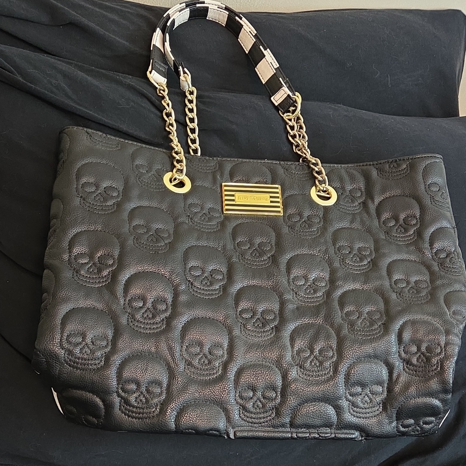 Betsey Johnson Black Skull Embossed Tote Zip Chain Handles Floral Lined Pockets