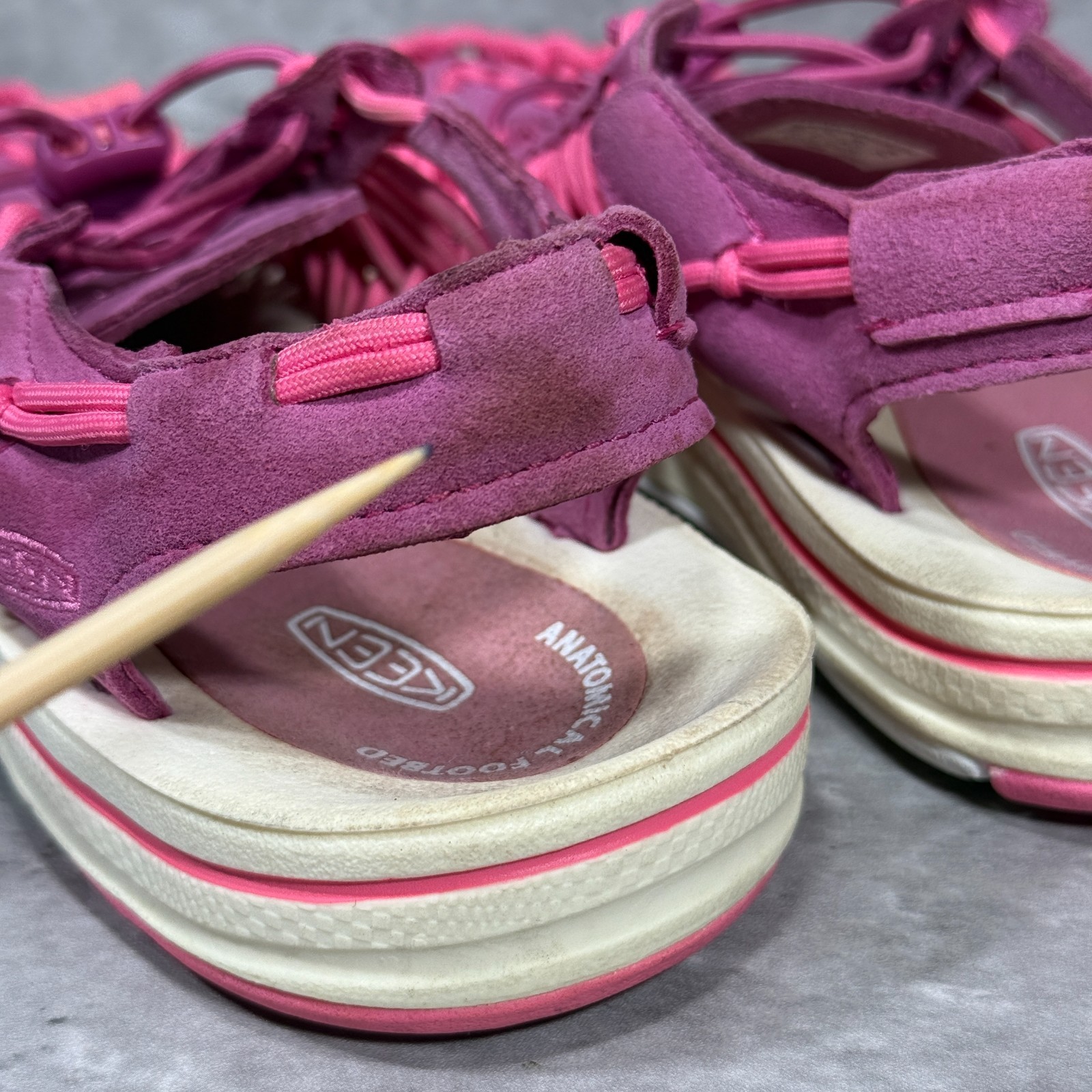 KEEN Uneek Pink Sandals Drawstring Closure Women’s Size 7