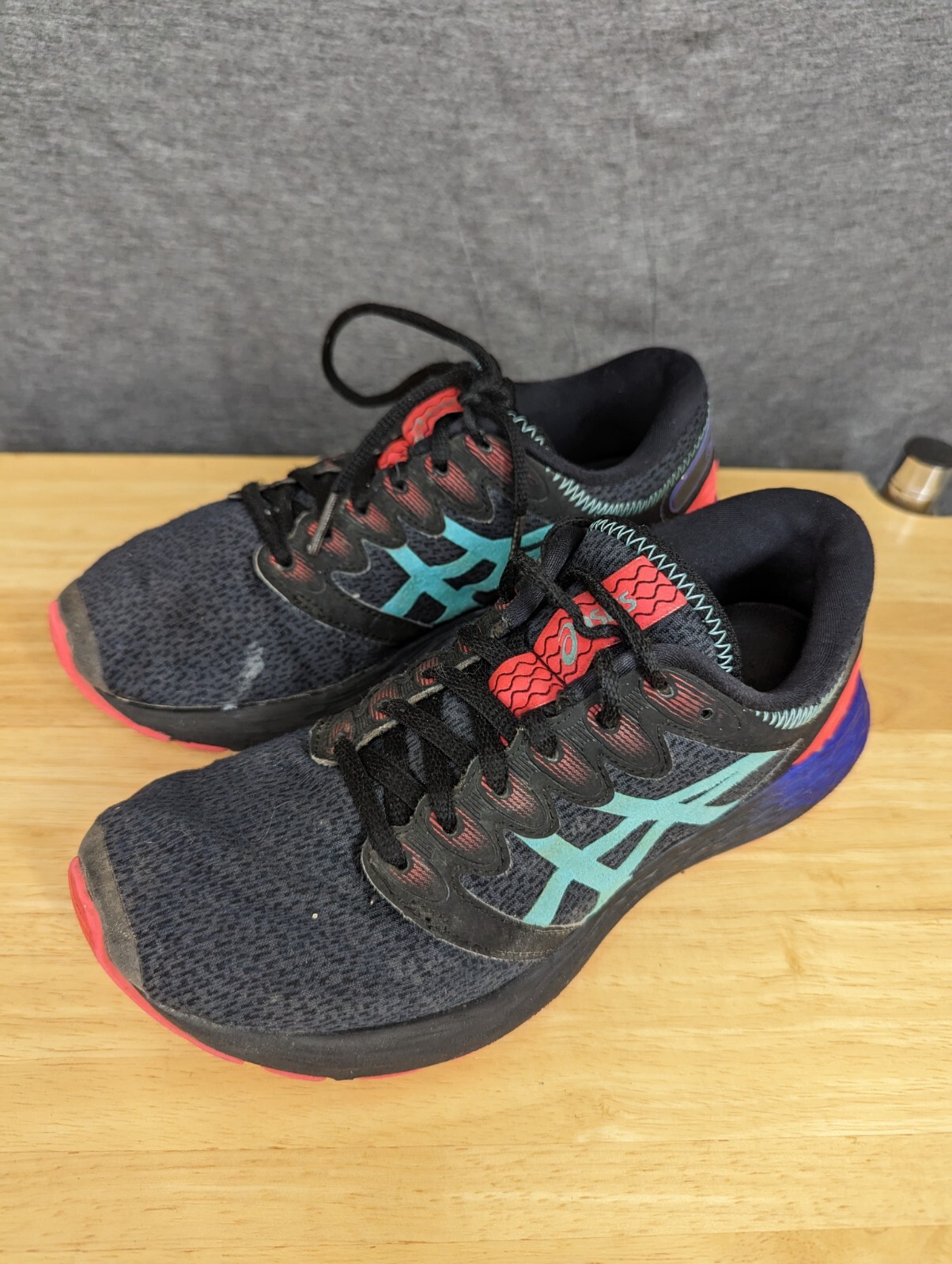 ASICS ROADHAWK FF 2 TWIST Black/Ice Mint Sz 6.5