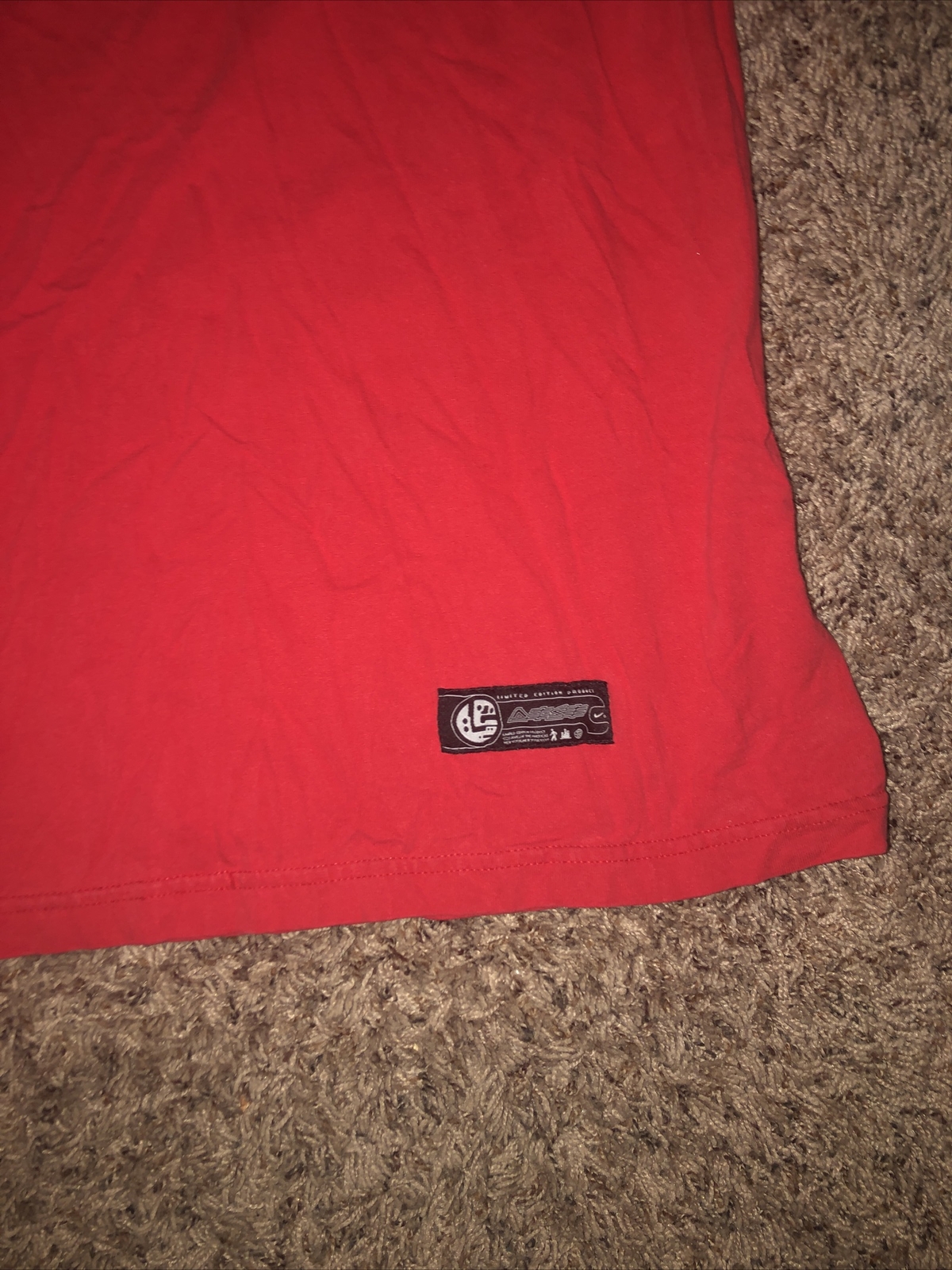 Nike Men’s T-Shirt Red With Graphic Designs
