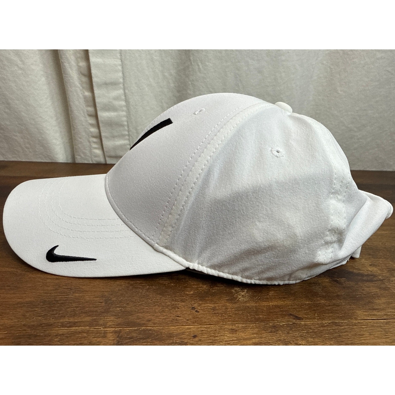 Nike Legacy91 Dri-Fit Unisex Strap Back Golf Hat White & Black V Embroidery NWT