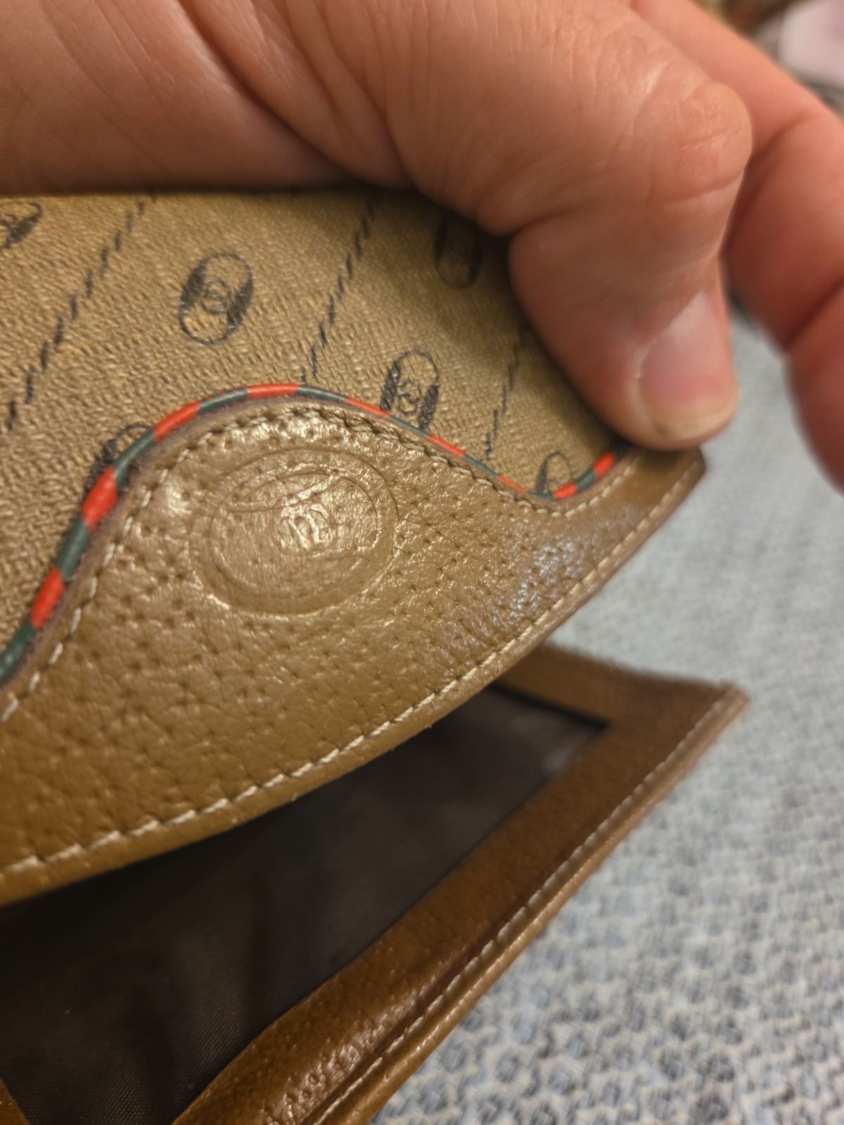 Vintage Gucci Trifold Wallet One Small Rip Starting In Corner Seen In Pictures