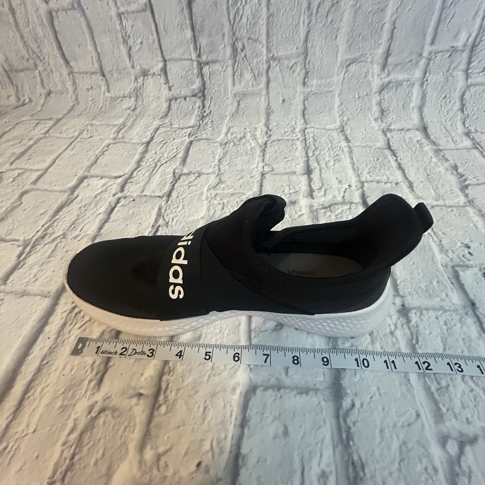 adidas Cloudfoam Lightweight Slip-On Sneakers Women’s Black/White 6