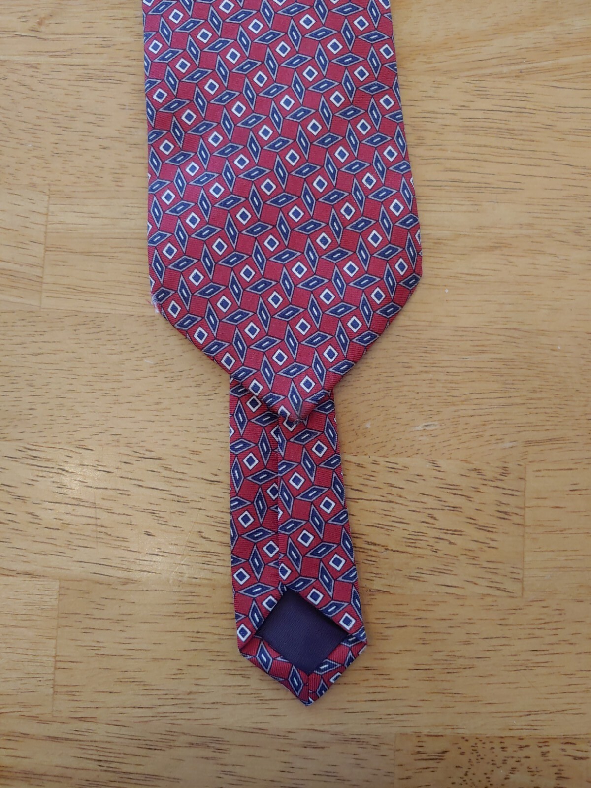 BROOKS BROTHERS RED GEOMETRIC 100% SILK NECKTIE MADE IN USA 58in X 3.5 in