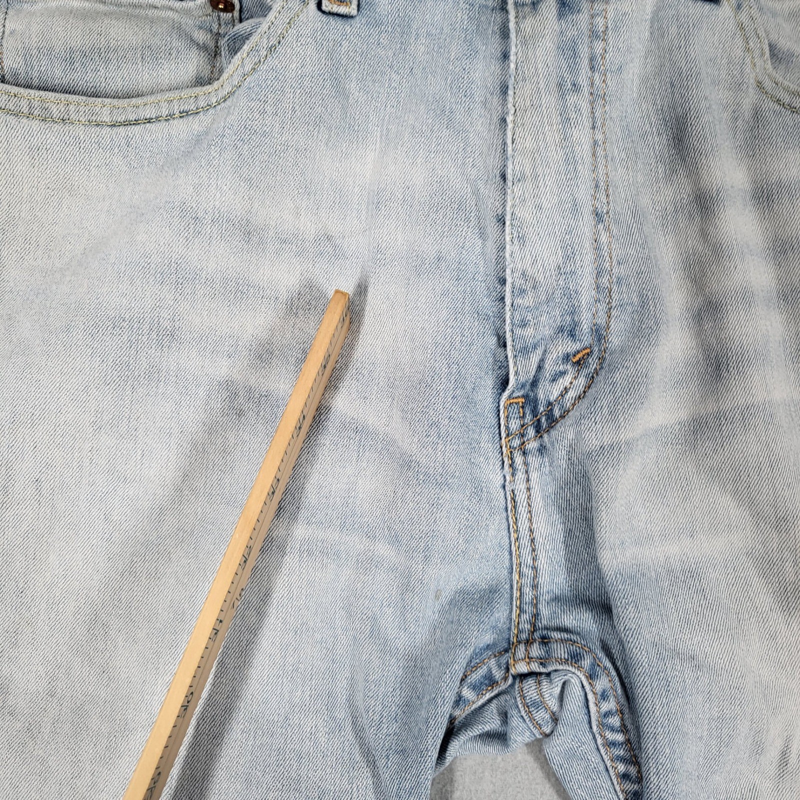 Levi’s 505 Regular Fit Jeans Men’s 36×29 Light Wash Denim Distressed Casual