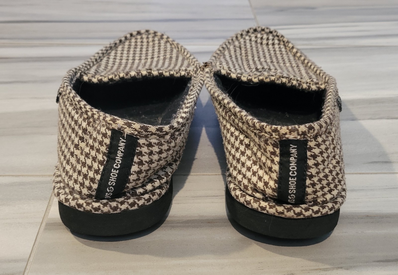 DVS Shoe Company Slippers Size 12