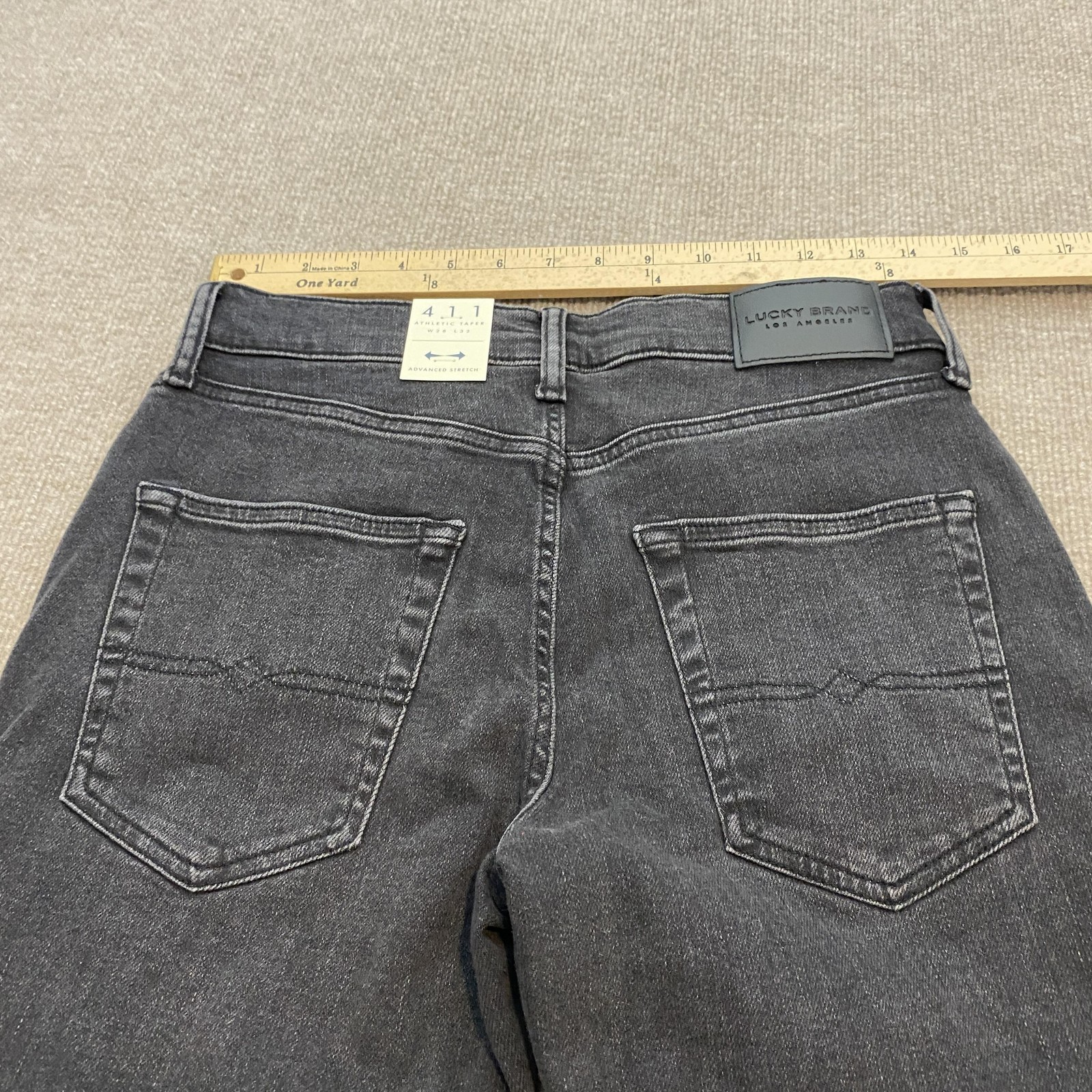 Lucky Brand 411 Athletic Taper Jeans Mens 28×32 Gray Dark Wash Stretch Denim NEW