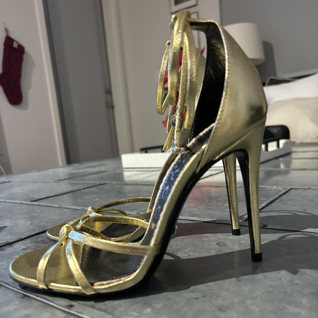 Gucci Women’s Gold Ilse Metallic Leather 110m Heel Sandal Shoes Size 36 1/2