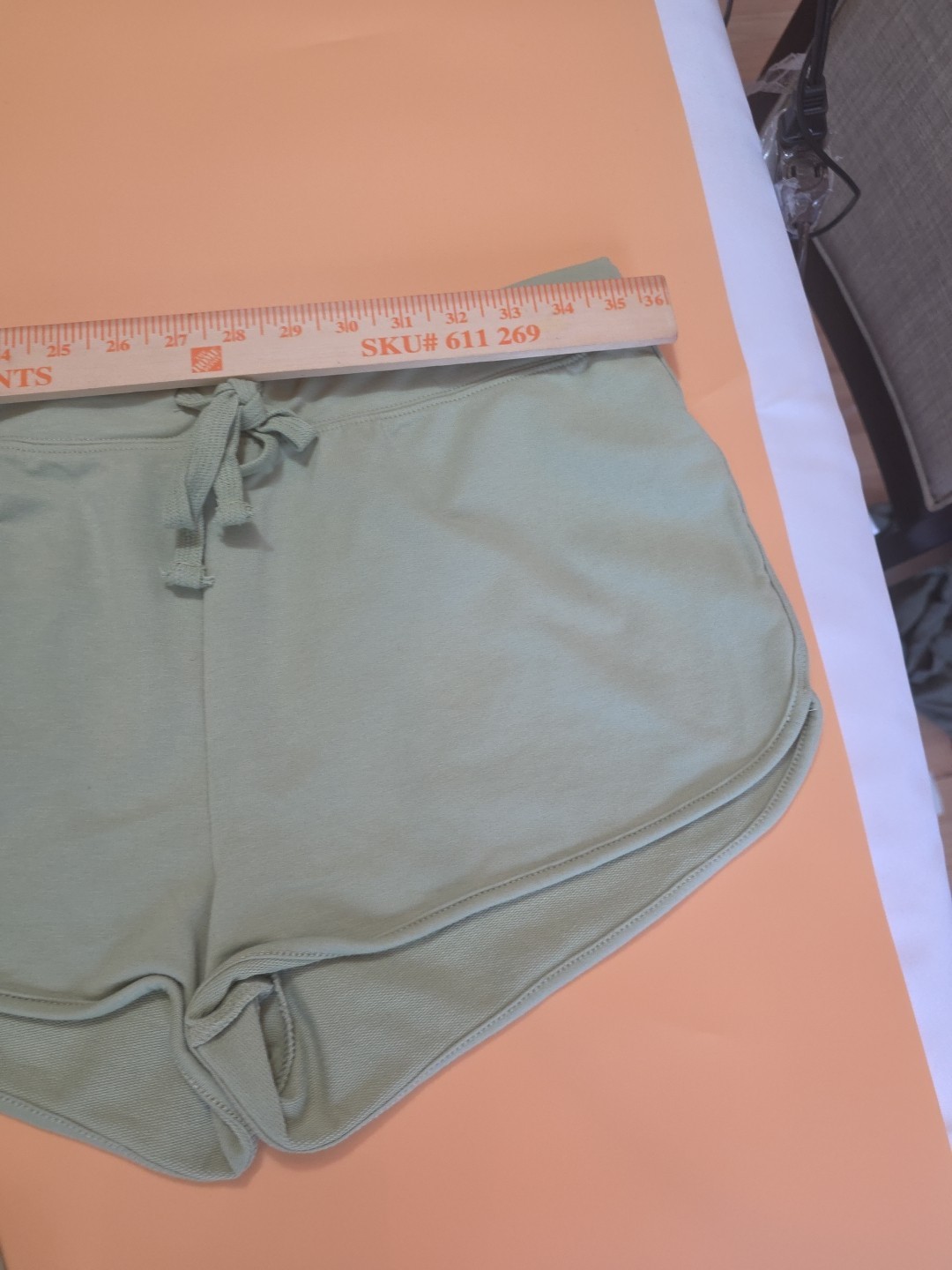 Ambiance Clash Bouclé Women’s Shorts Size Large Sage Green Drawstring Casual Lou