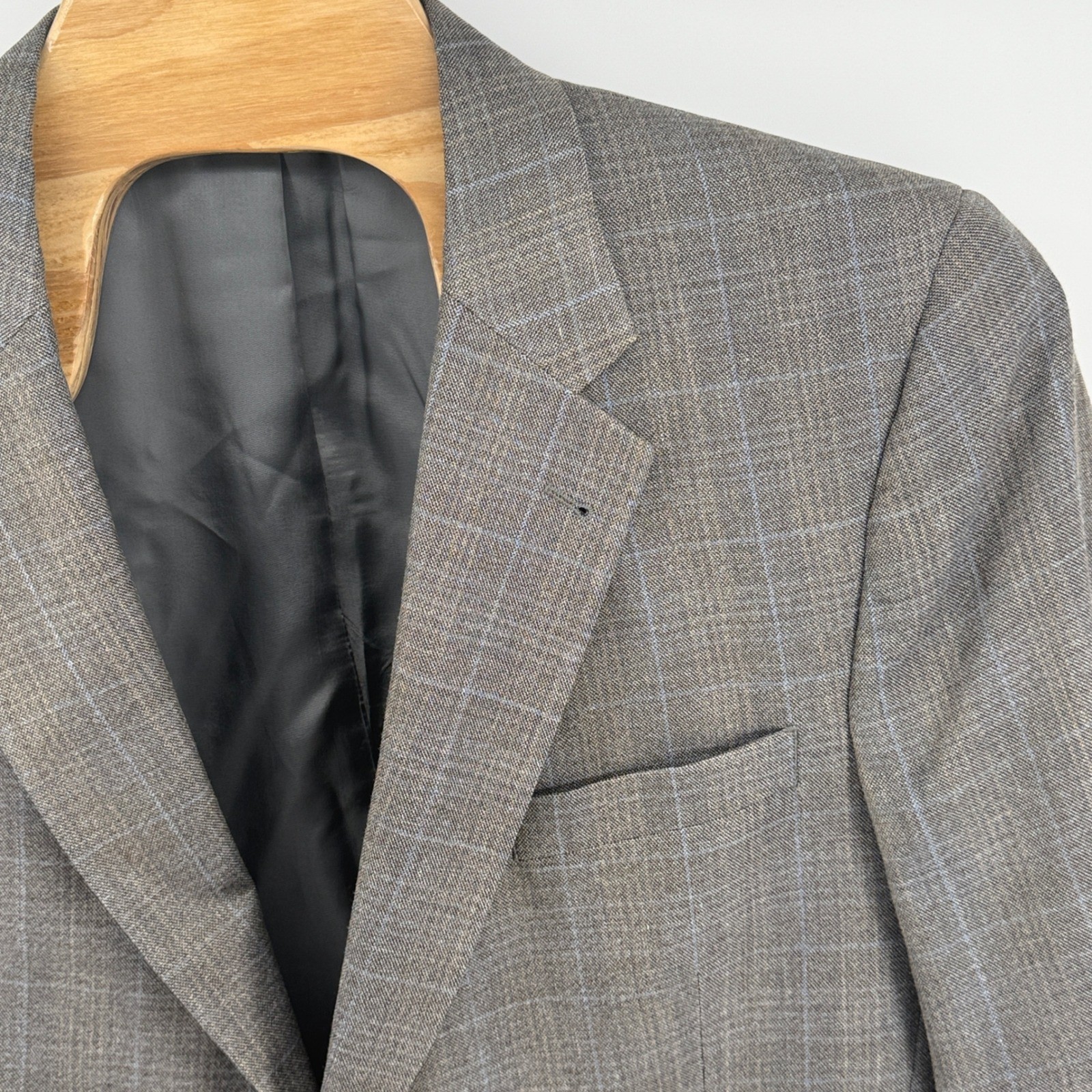 Jos A Bank Signature Collection Blazer Mens 46R Gray Silk Wool Plaid Sport Coat
