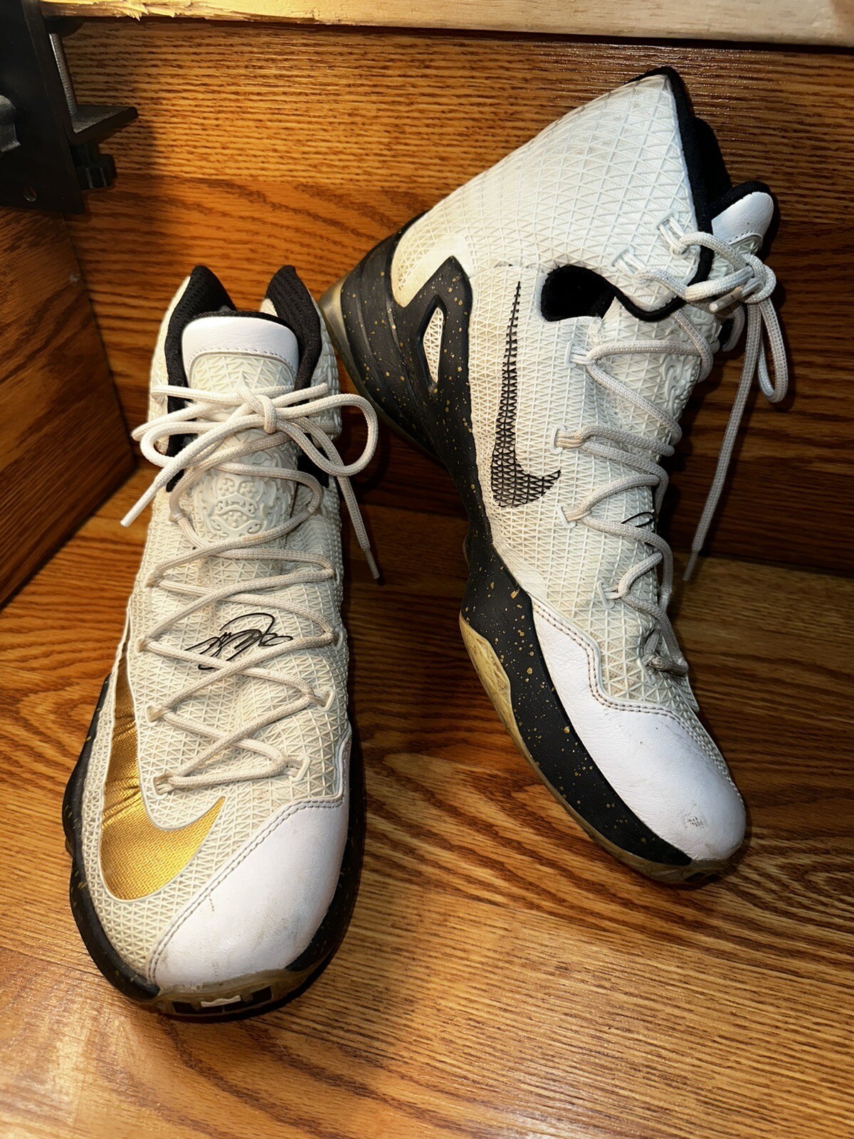 Nike Lebron James Elite 13 XIII White/Metallic Gold/Black 831923-170 Size 12