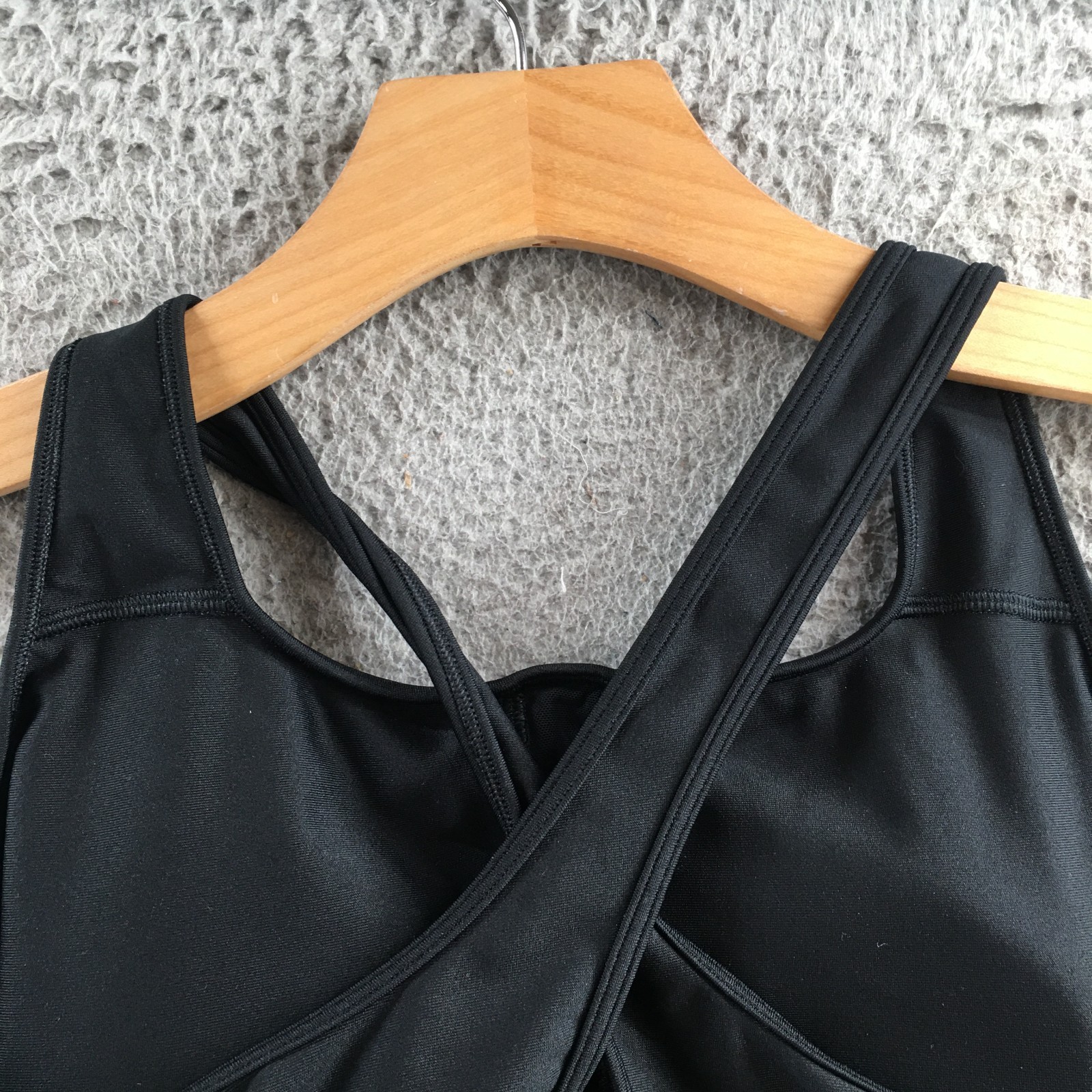 Under Armour Compression Crossback Mid Sports Bra Womens 2XL Black Sleeveless