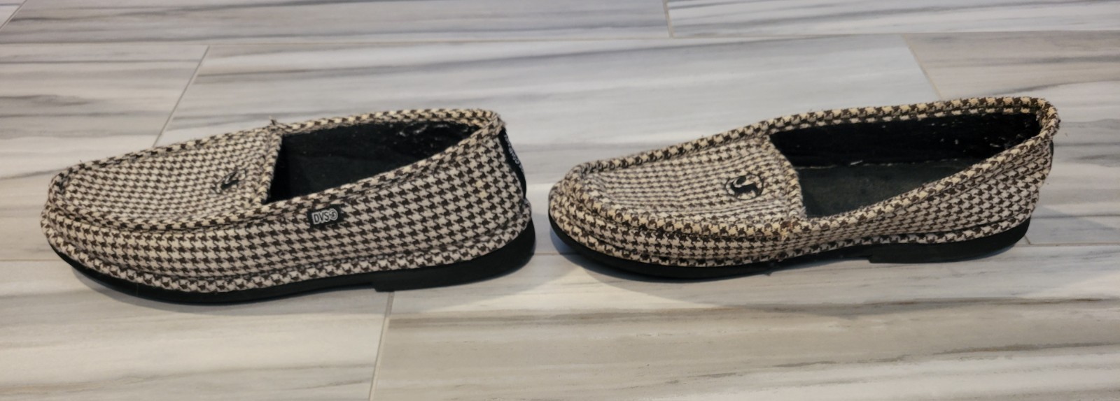 DVS Shoe Company Slippers Size 12