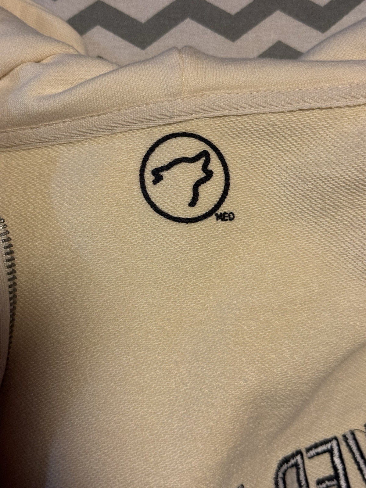 WOLFpak Cream Zip Up Hoodie Medium Oversized WFPK Never Average