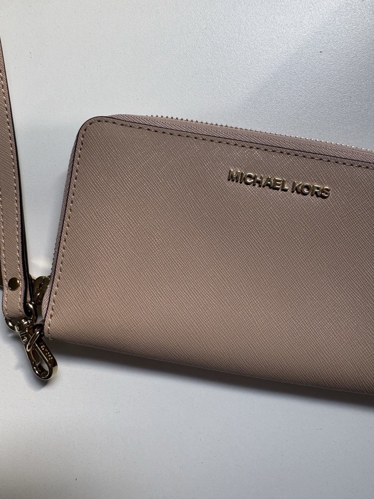 Michael Kors Jet Set Travel Wristlet Wallet
