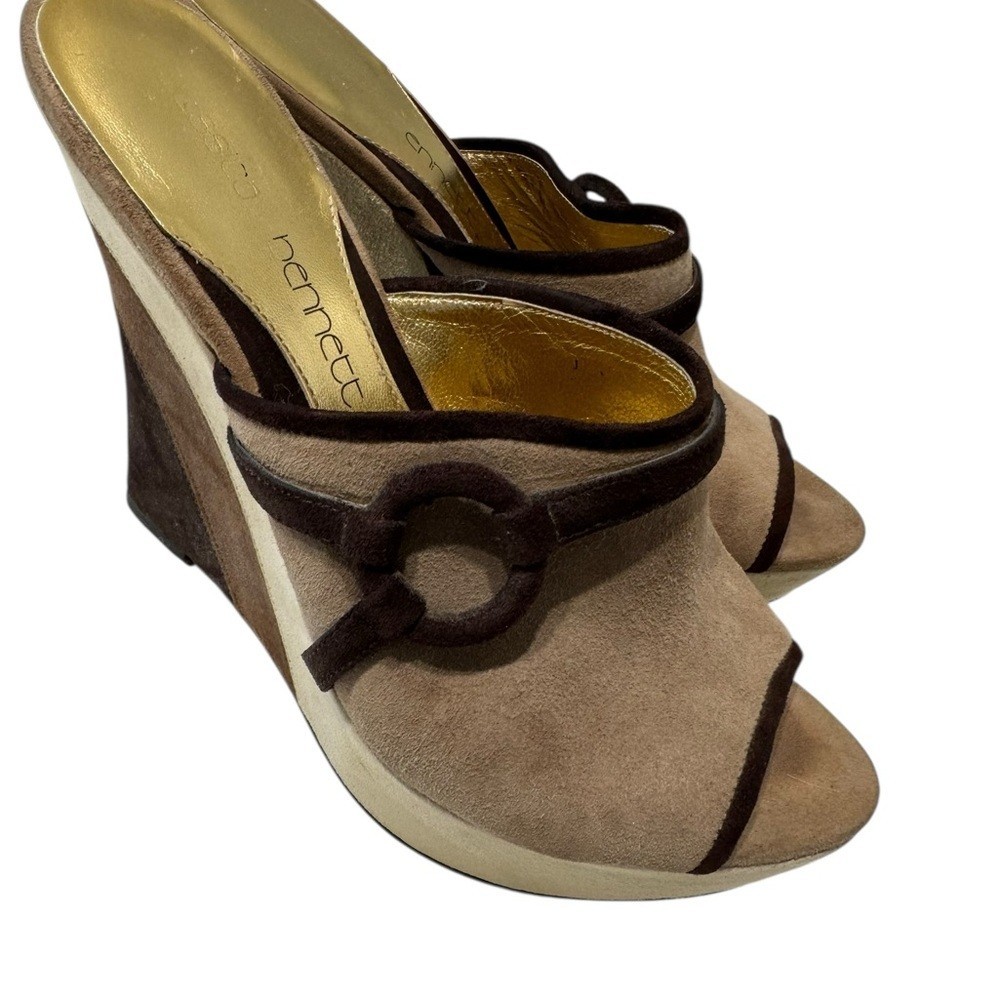 Jessica Bennett Elegant Tan Suede Mules with Dark Brown Trim Size: 10