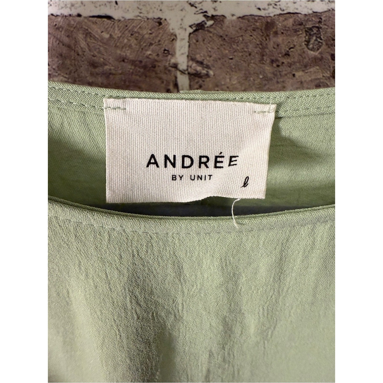 ANDREE BY UNIT Light Sage Short Sleeve Crewneck Top
