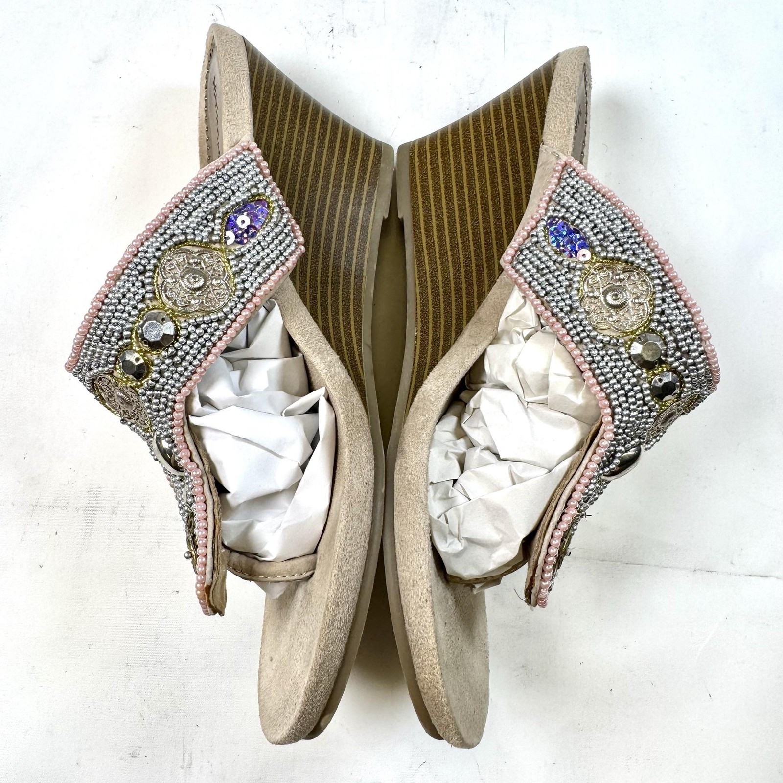 Mountain Sole Lee Shoes Womens Size 8 Beige Beaded Boho Wedge Thong Sandals