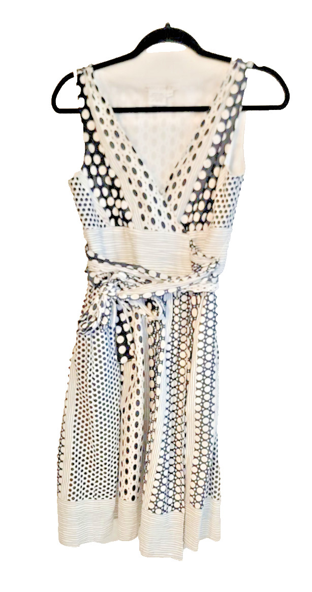 Maggie London size 8 WRAP DRESS!! So flirty and cute!