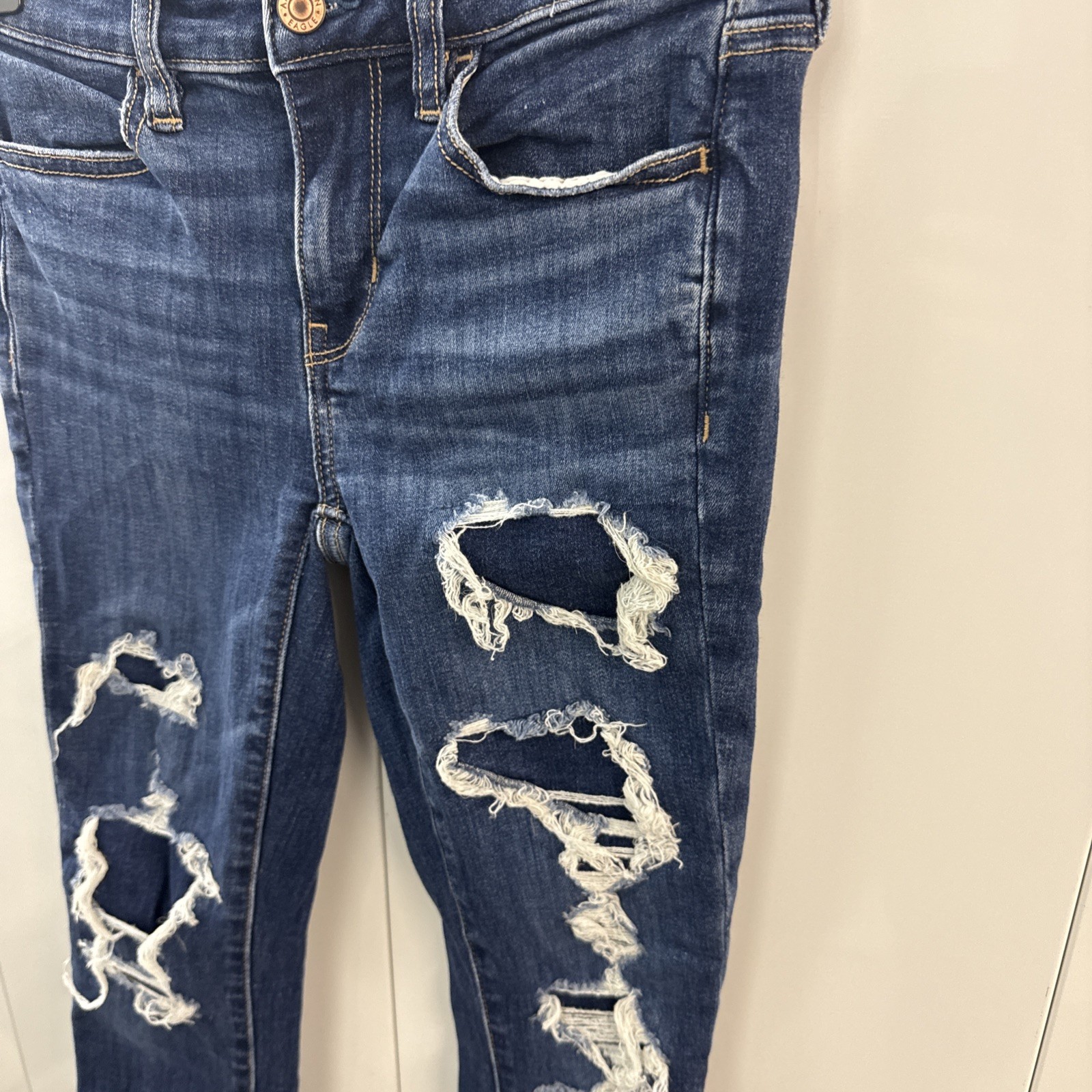 American Eagle Next Level Stretch Women’s Low Rise Jeggings Size 0 Distressed