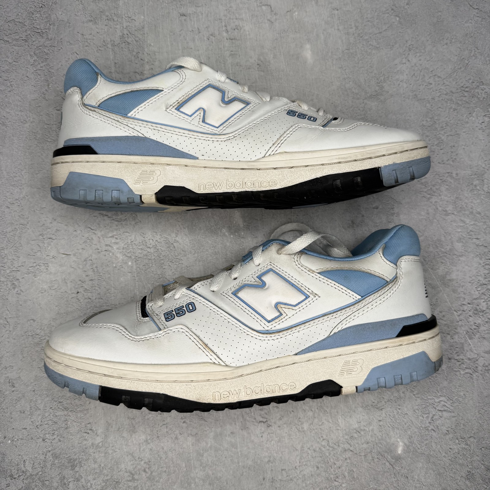 11M/12.5WNew Balance 550 UNC White University Blue *pre-owned* SIZE 11BB550HL1Pr