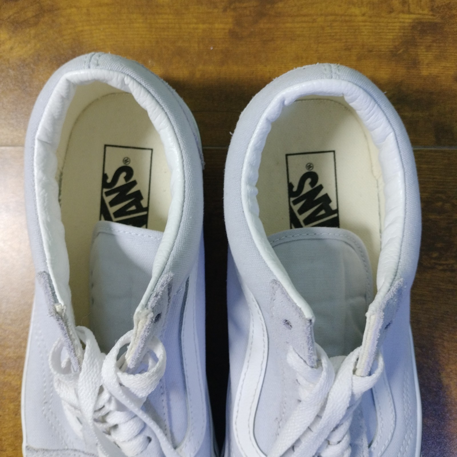 Old Skool Light Gray And White Suede/Canvas Vans Sneaker Size US 9.5 – Unisex