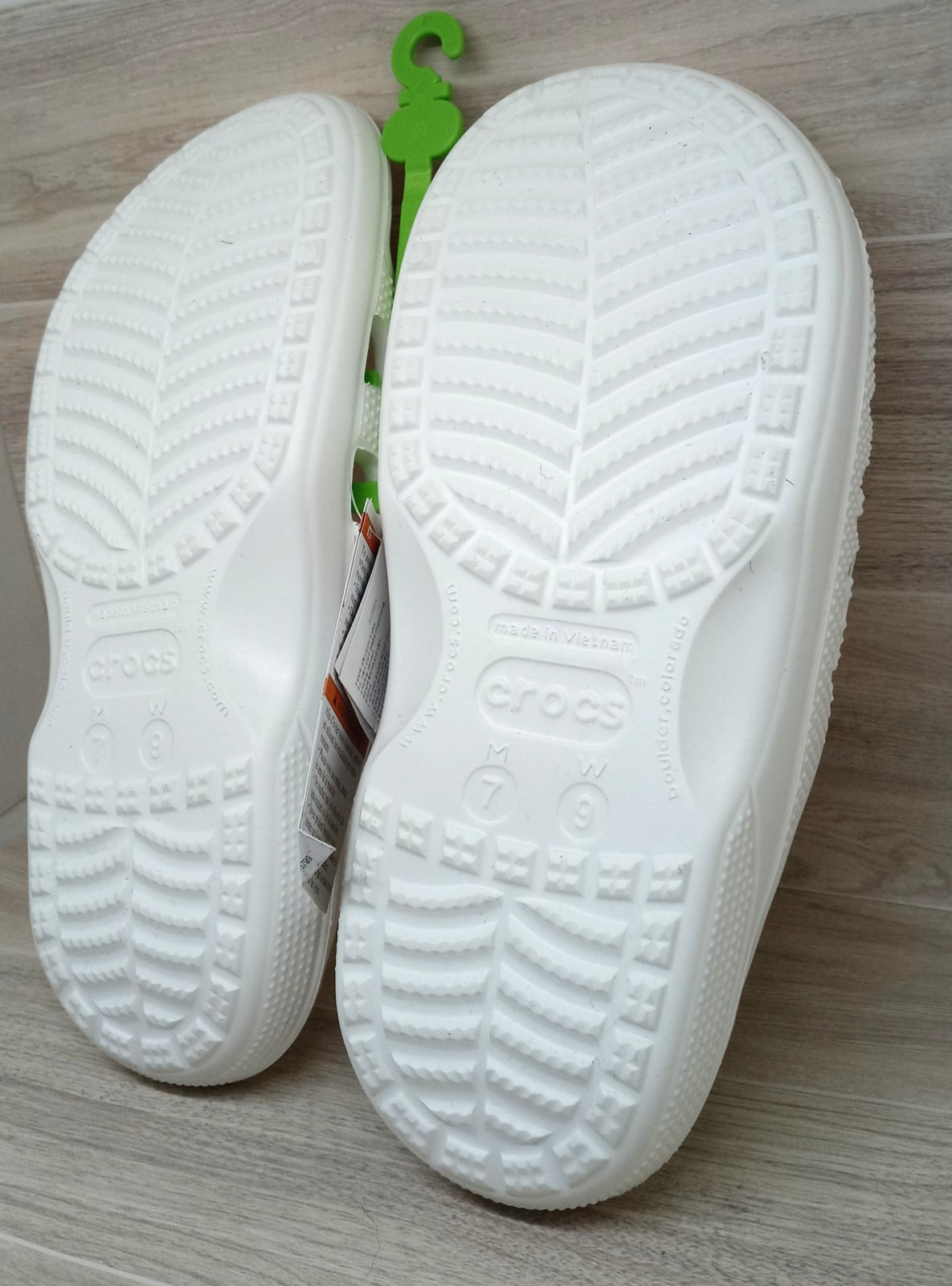 CROCS Unisex Baya Slide Slip-On Sandals Men’s 7/ Women’s 9 White