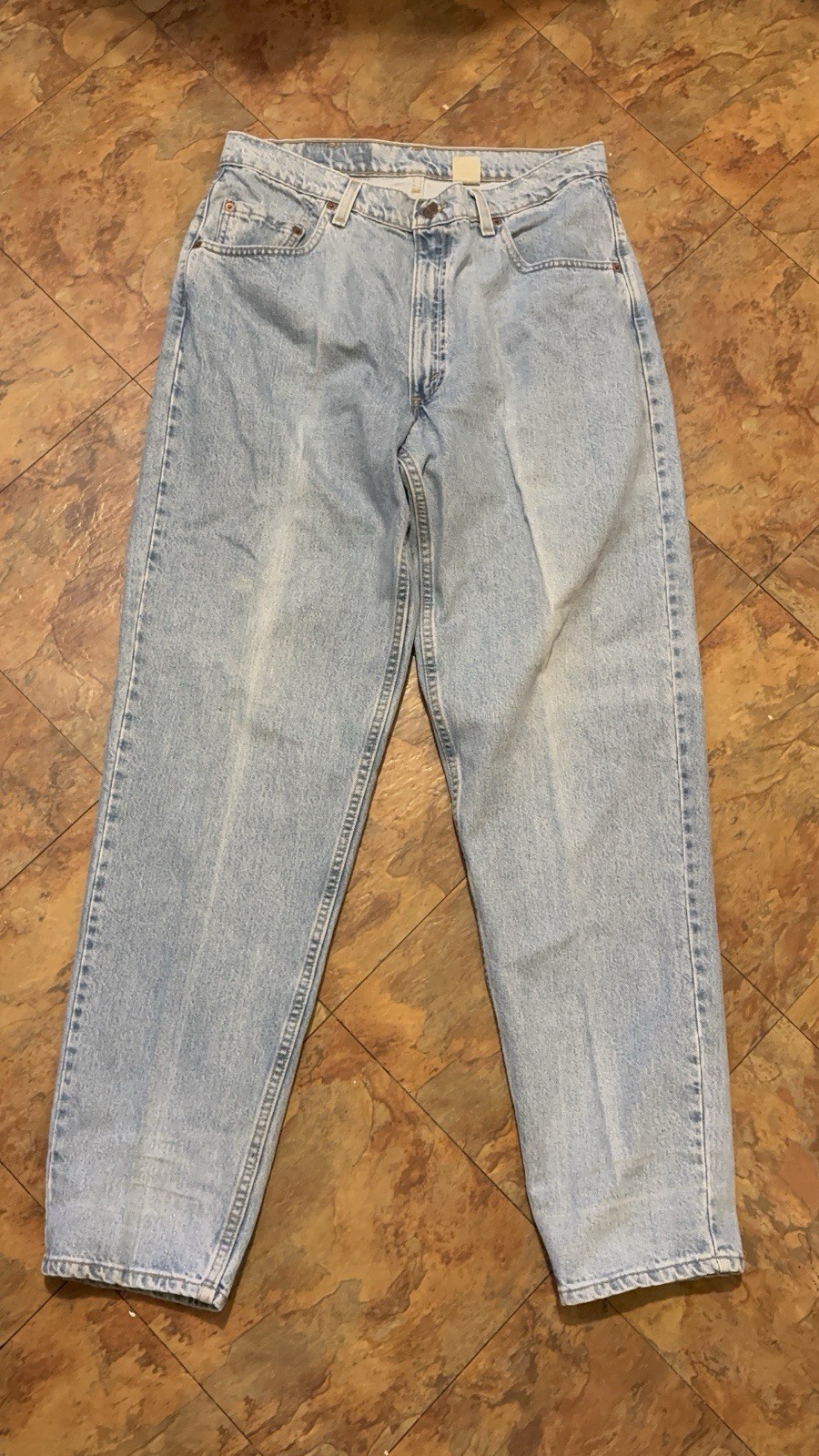 Vintage Levi’s Men’s 560 Loose Fit Tapered Light Wash Blue 36×34