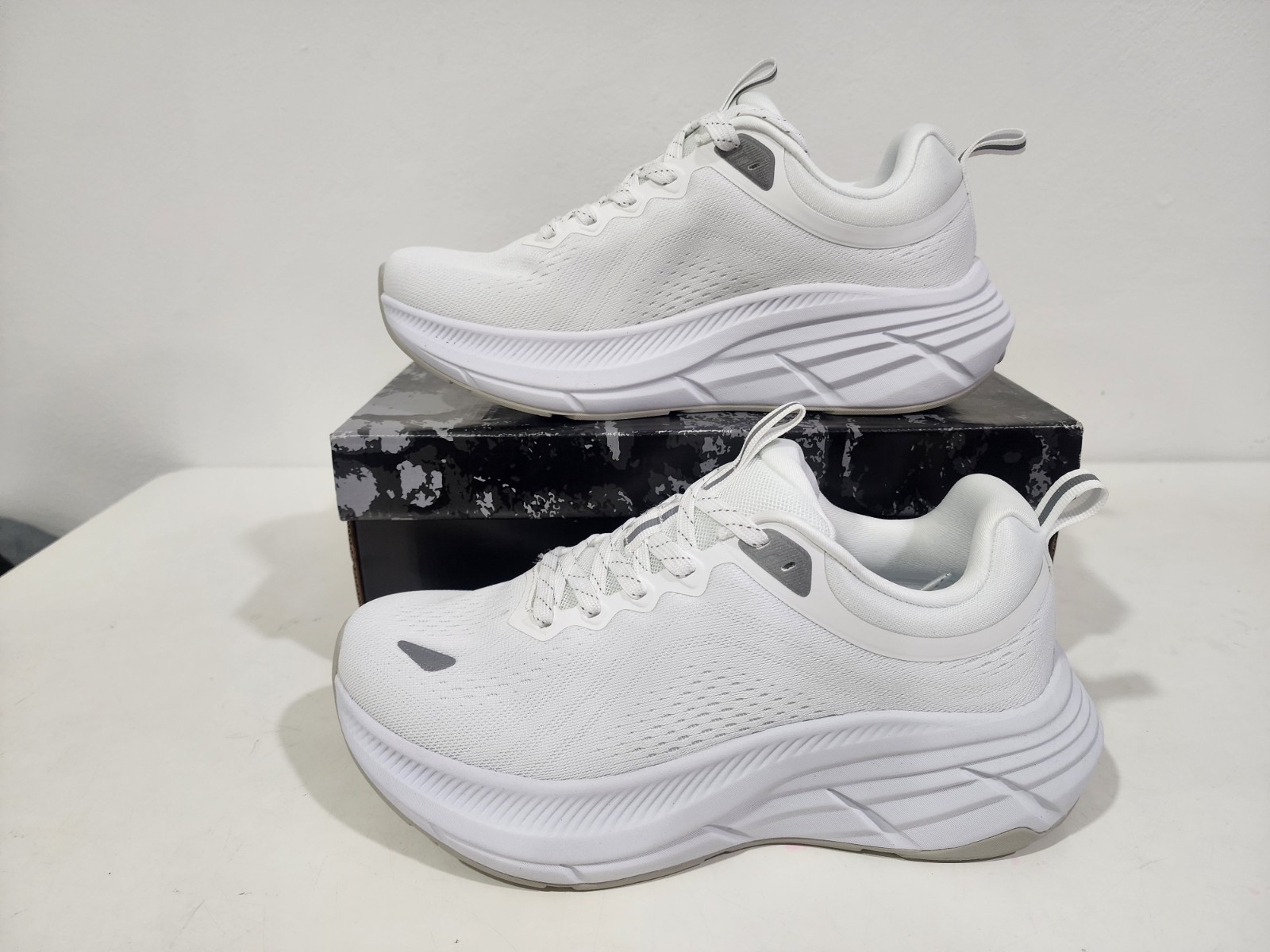 Nortiv8 Men’s Waking Shoes Size 8.5 In White One