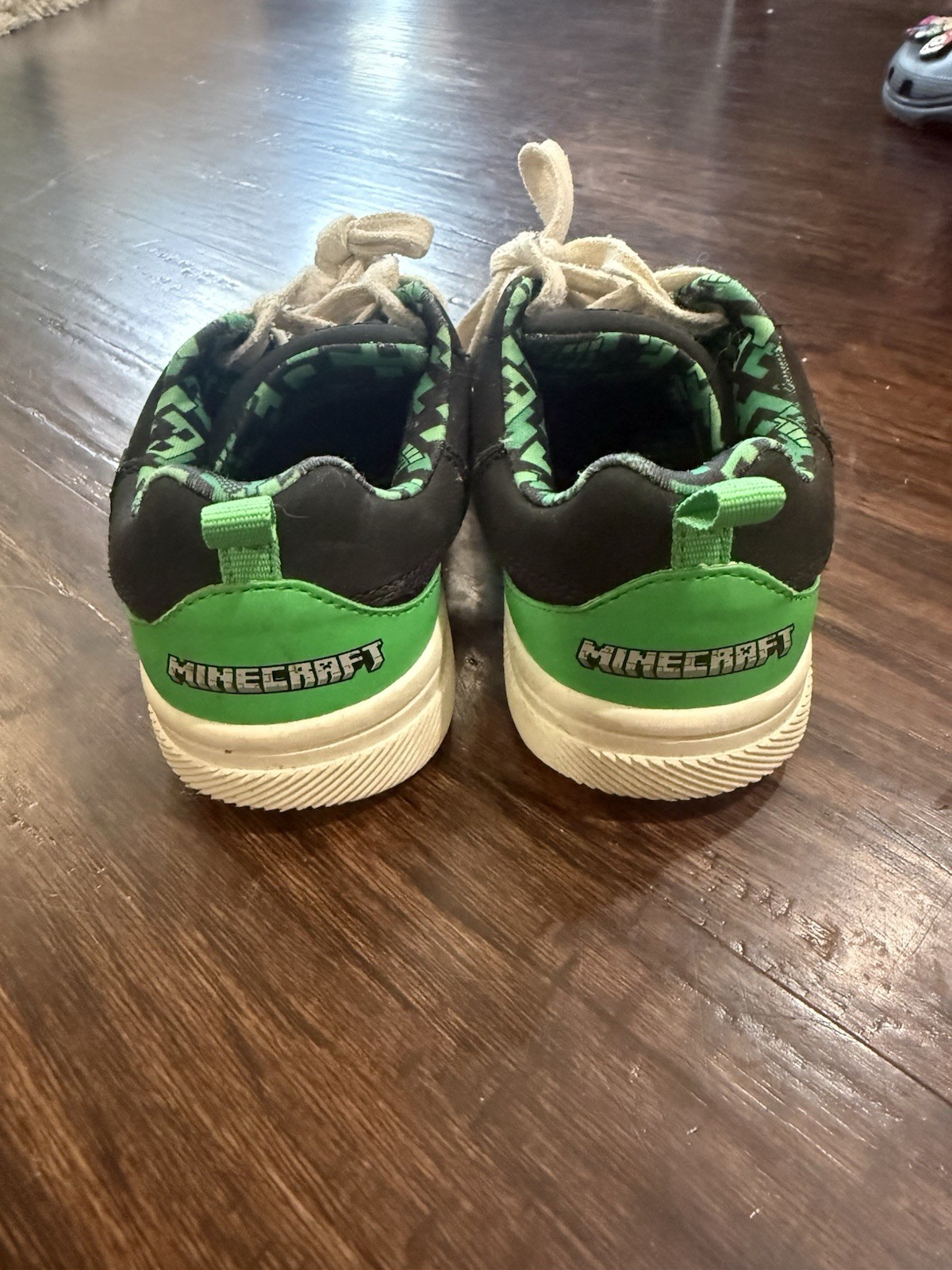 Minecraft Black Green Low Top Lace-Up Sneakers Logo Unisex Kids US 11