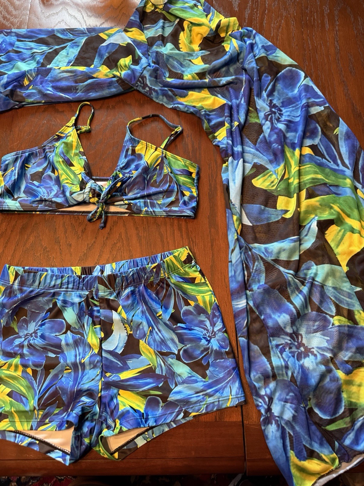 Women’s 3-Piece Tropical Floral Bikini Top, Swim Shorts & Mesh Cover-Up L