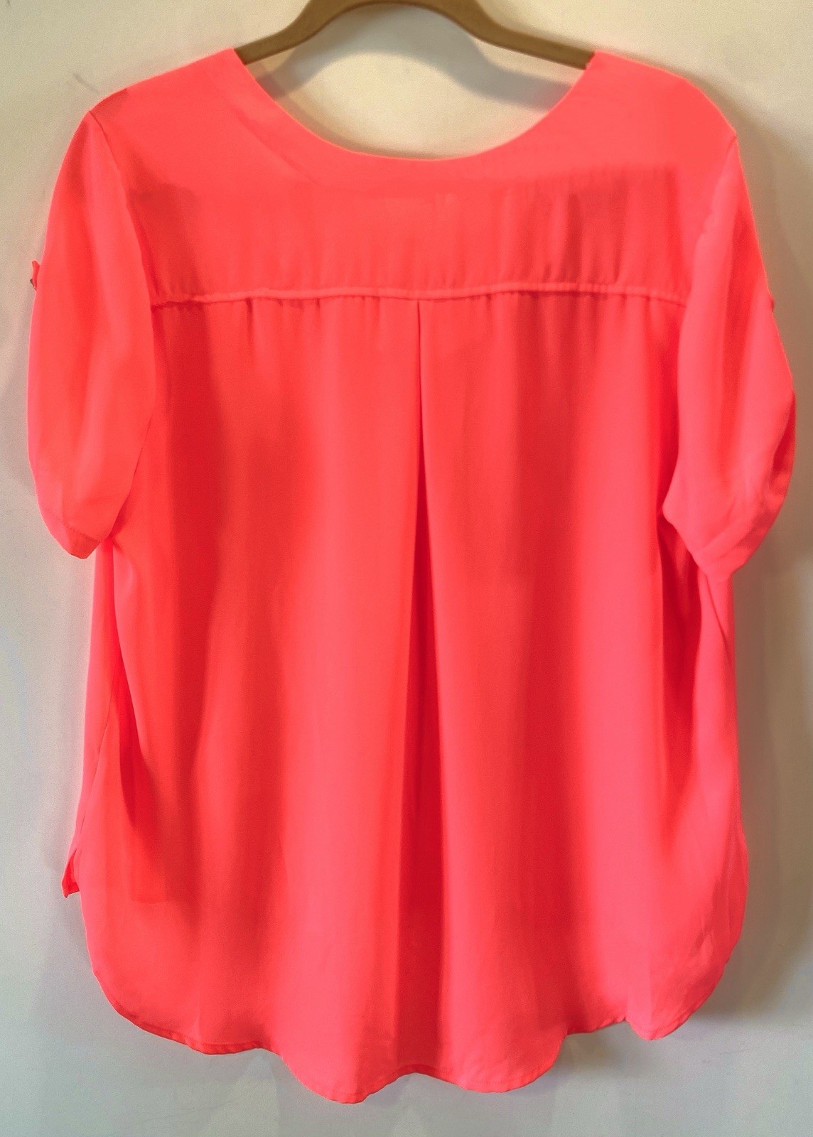 NWT Meraki Top size XL 1X Vivid Pink Coral Flowy Short Sleeve Woman Blouse Shirt